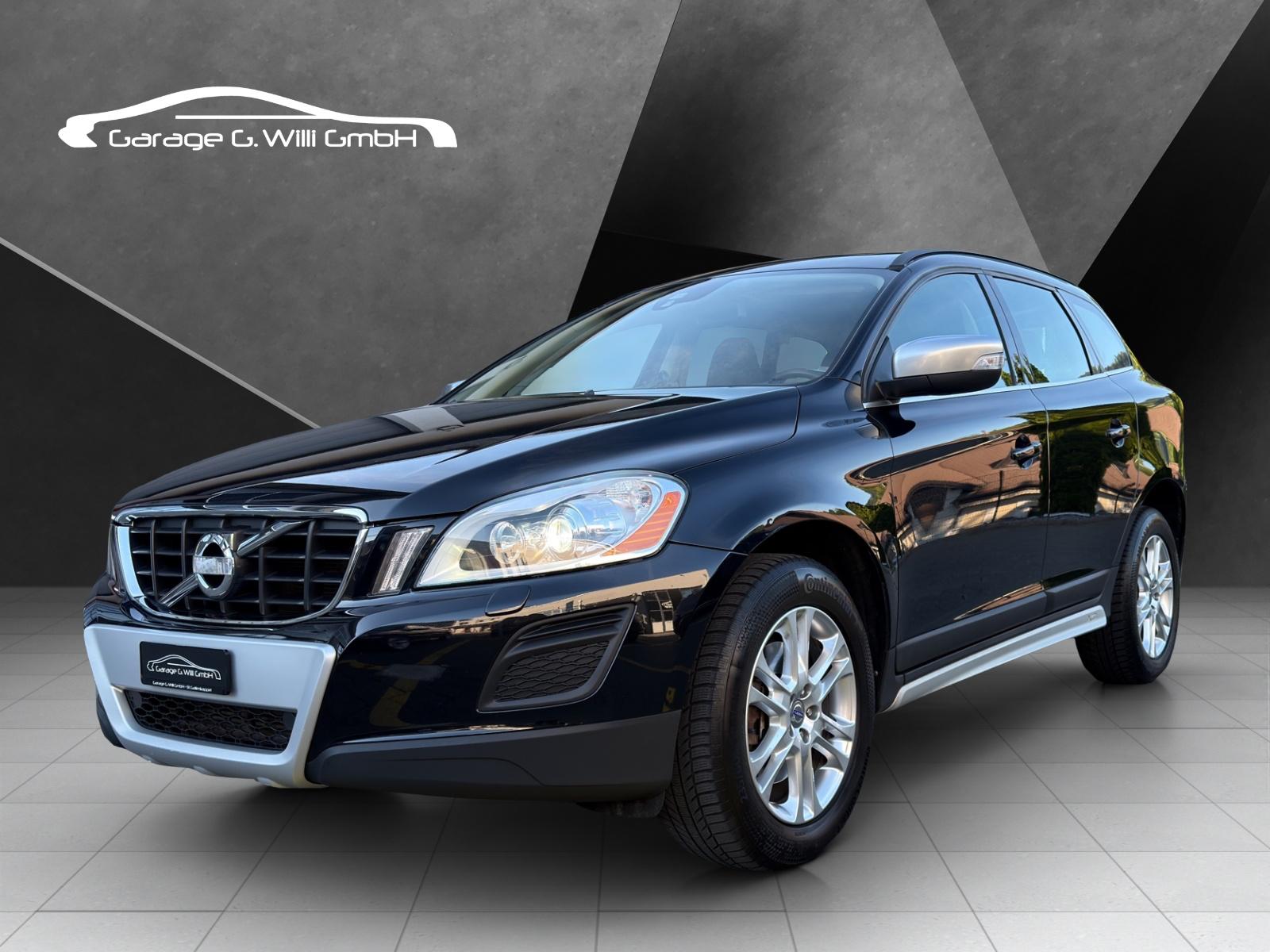 VOLVO XC60 D4 AWD Momentum Geartronic