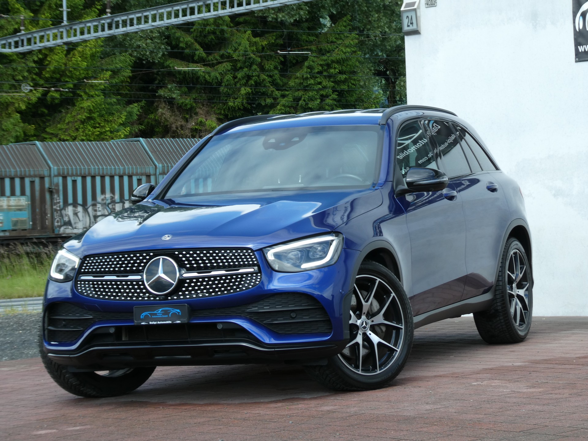 MERCEDES-BENZ GLC 220 d AMG Line 4Matic 9G-Tronic (CH)-showroom-element-3