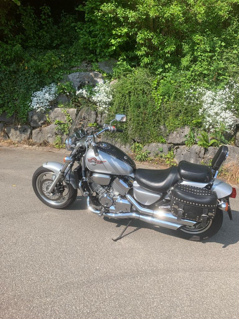 HONDA VF 750 C Magna-image-1