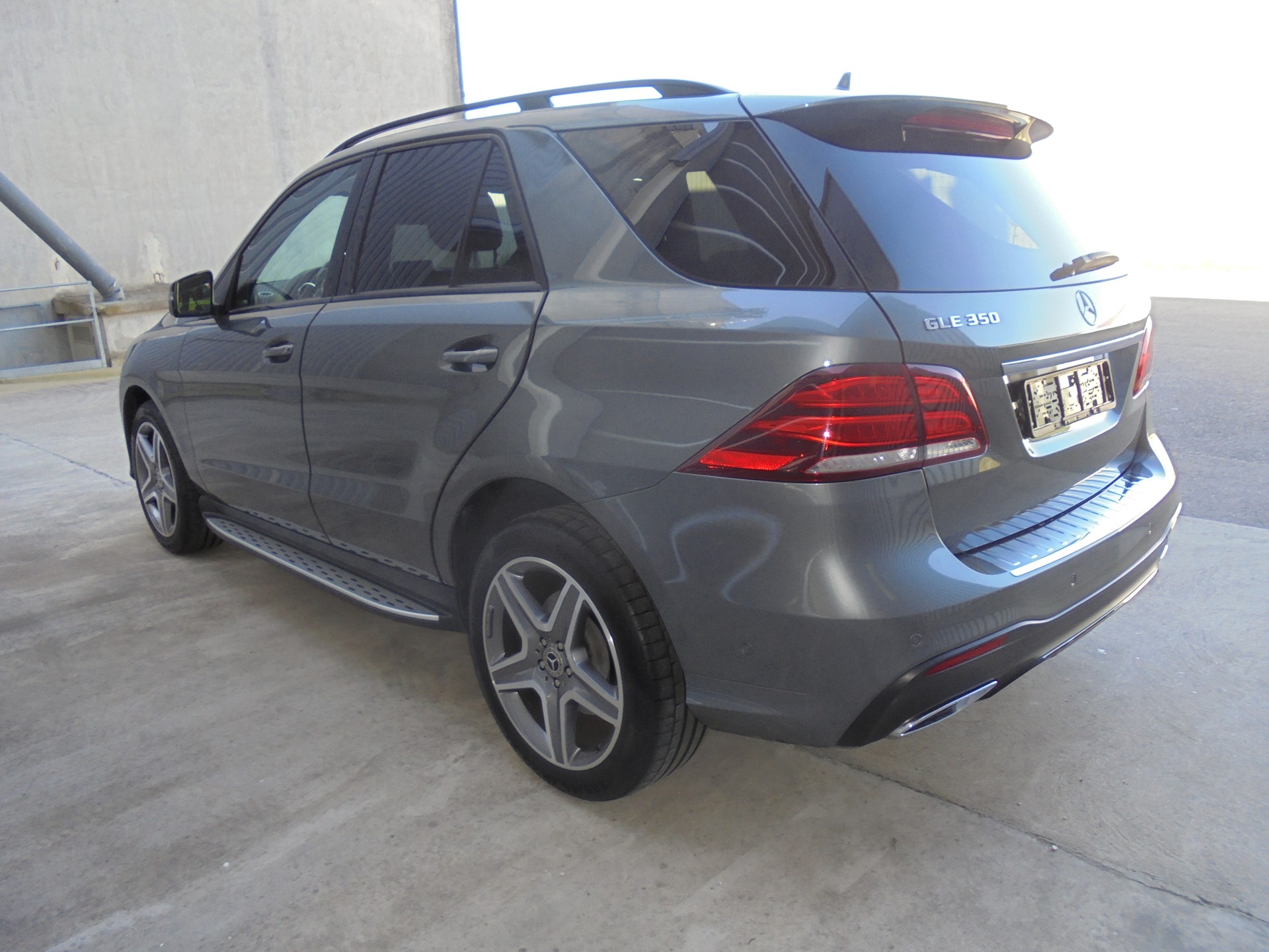 MERCEDES-BENZ GLE 350 d-image-1