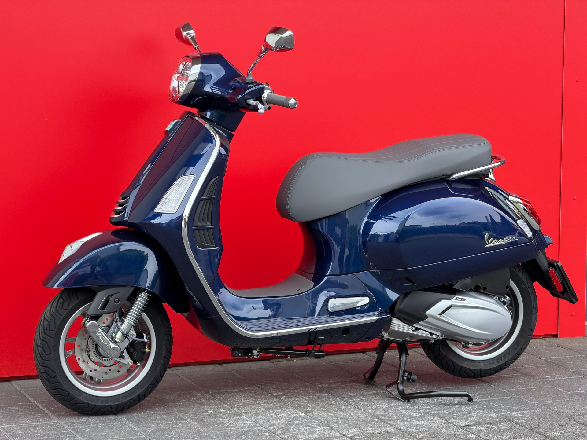 PIAGGIO Vespa GTS 125 RST Euro 5+-image-10