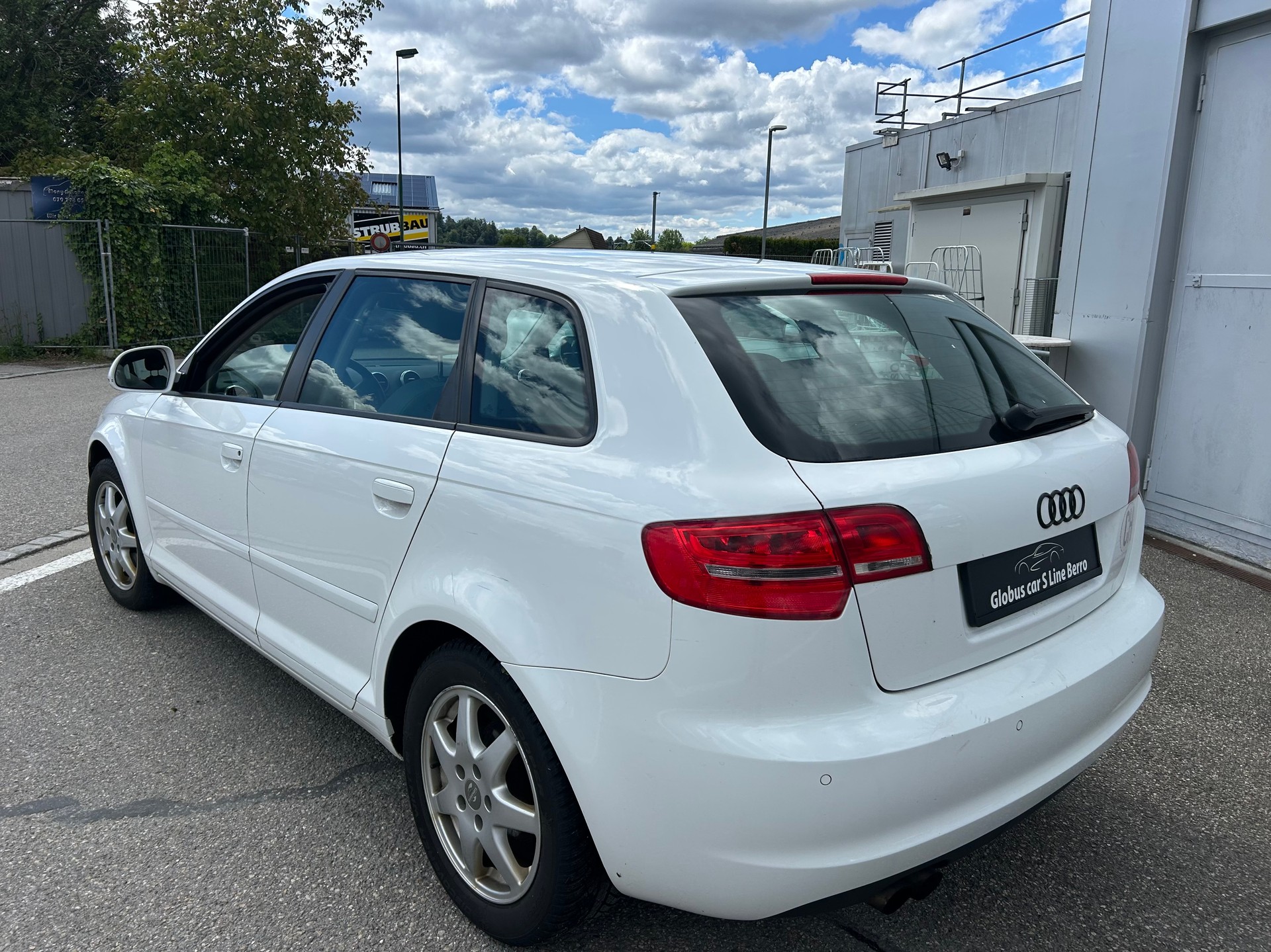 AUDI A3 Sportback 1.4 TFSI Ambiente S-tronic-image-6