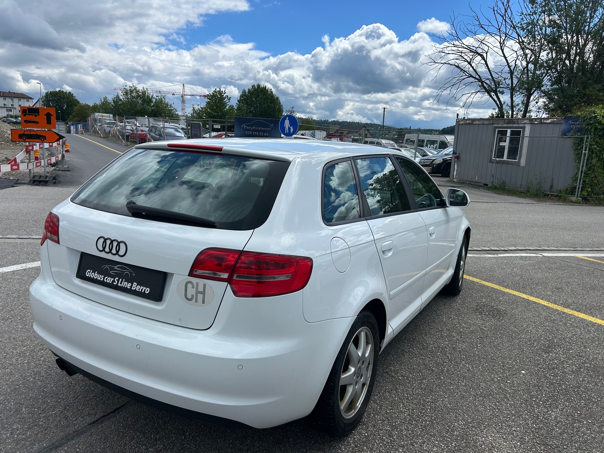 AUDI A3 Sportback 1.4 TFSI Ambiente S-tronic-image-4