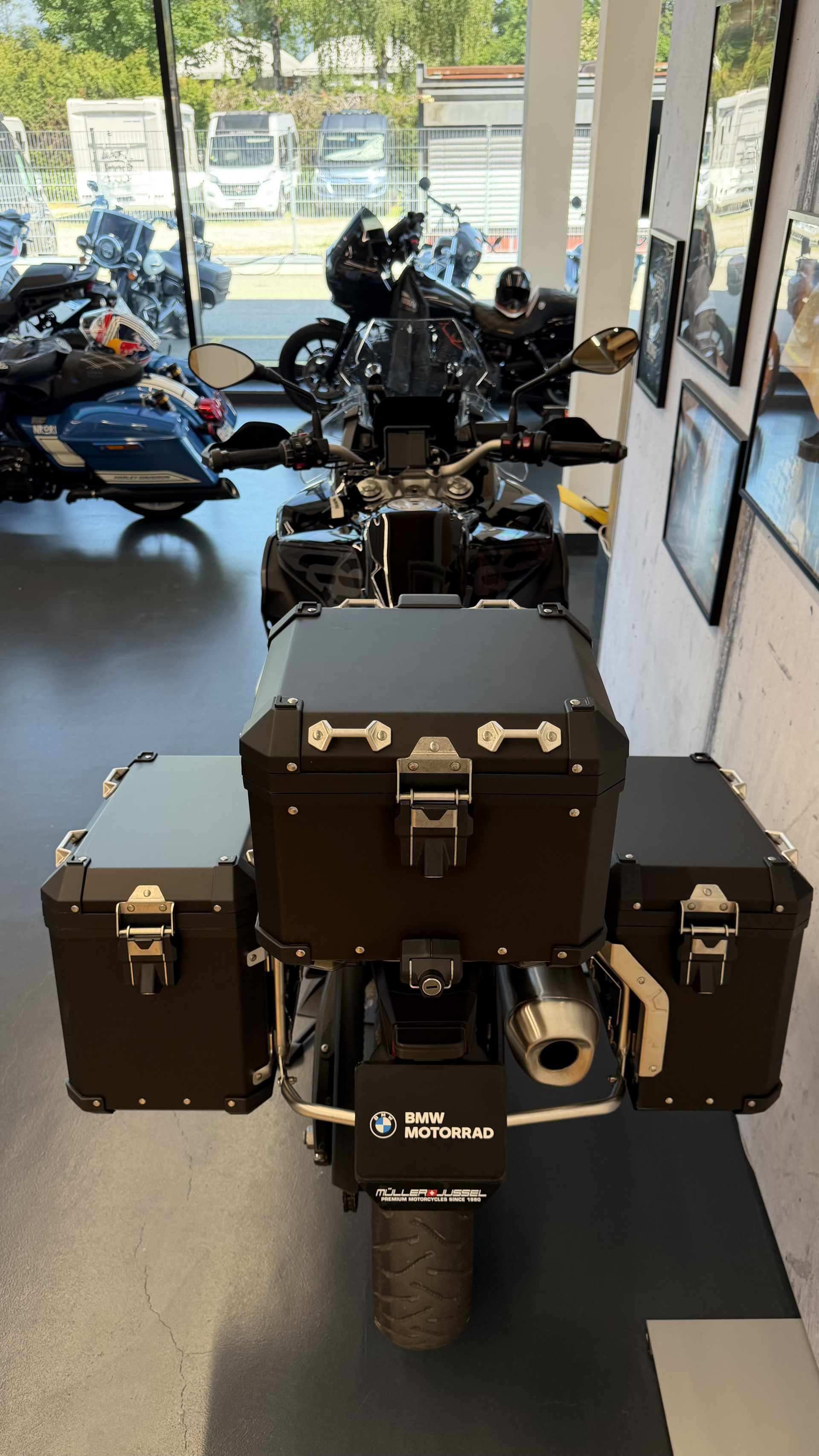 BMW F 850 GS Adventure Triple Black-image-8