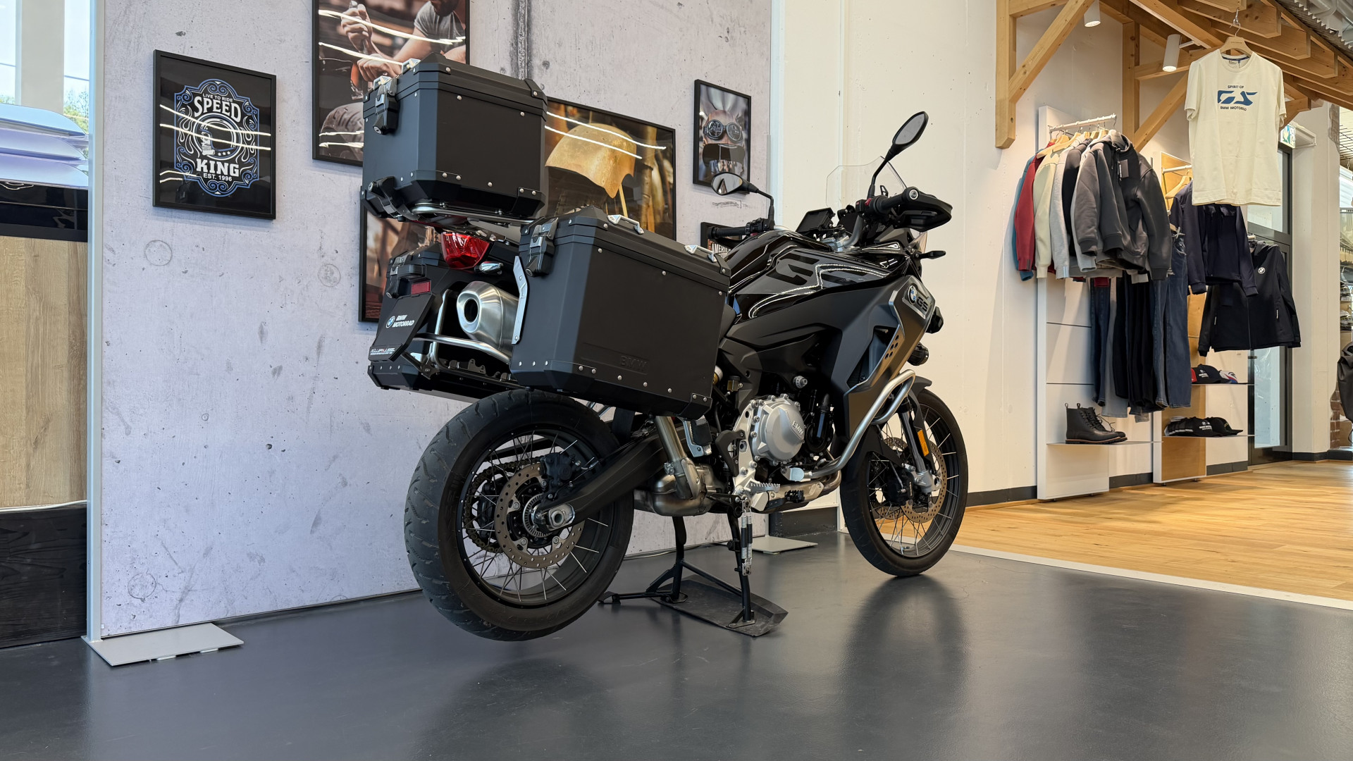 BMW F 850 GS Adventure Triple Black-image-2