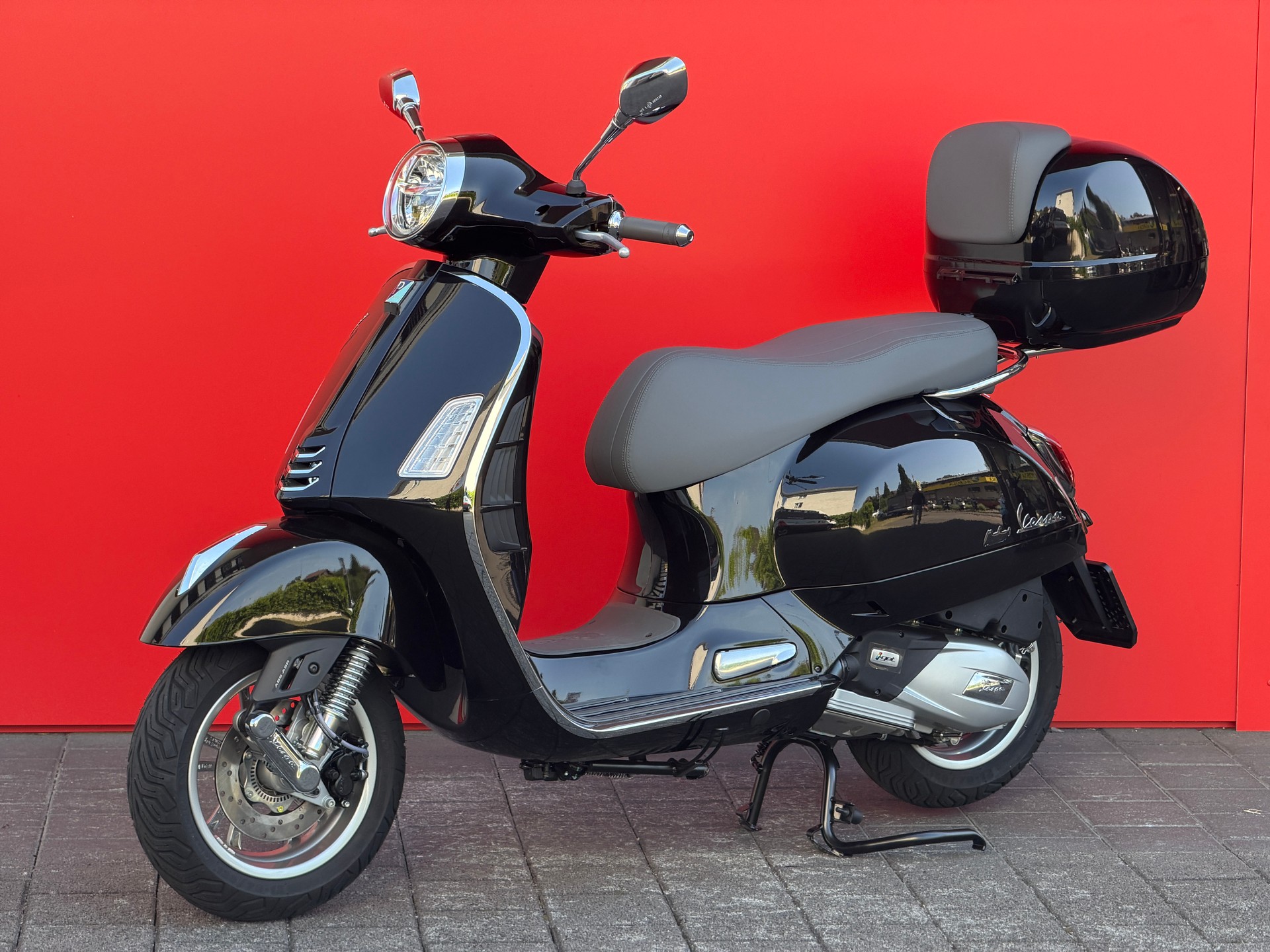 PIAGGIO Vespa GTS 125 RST + GRATIS TOPCASE-showroom-element-2