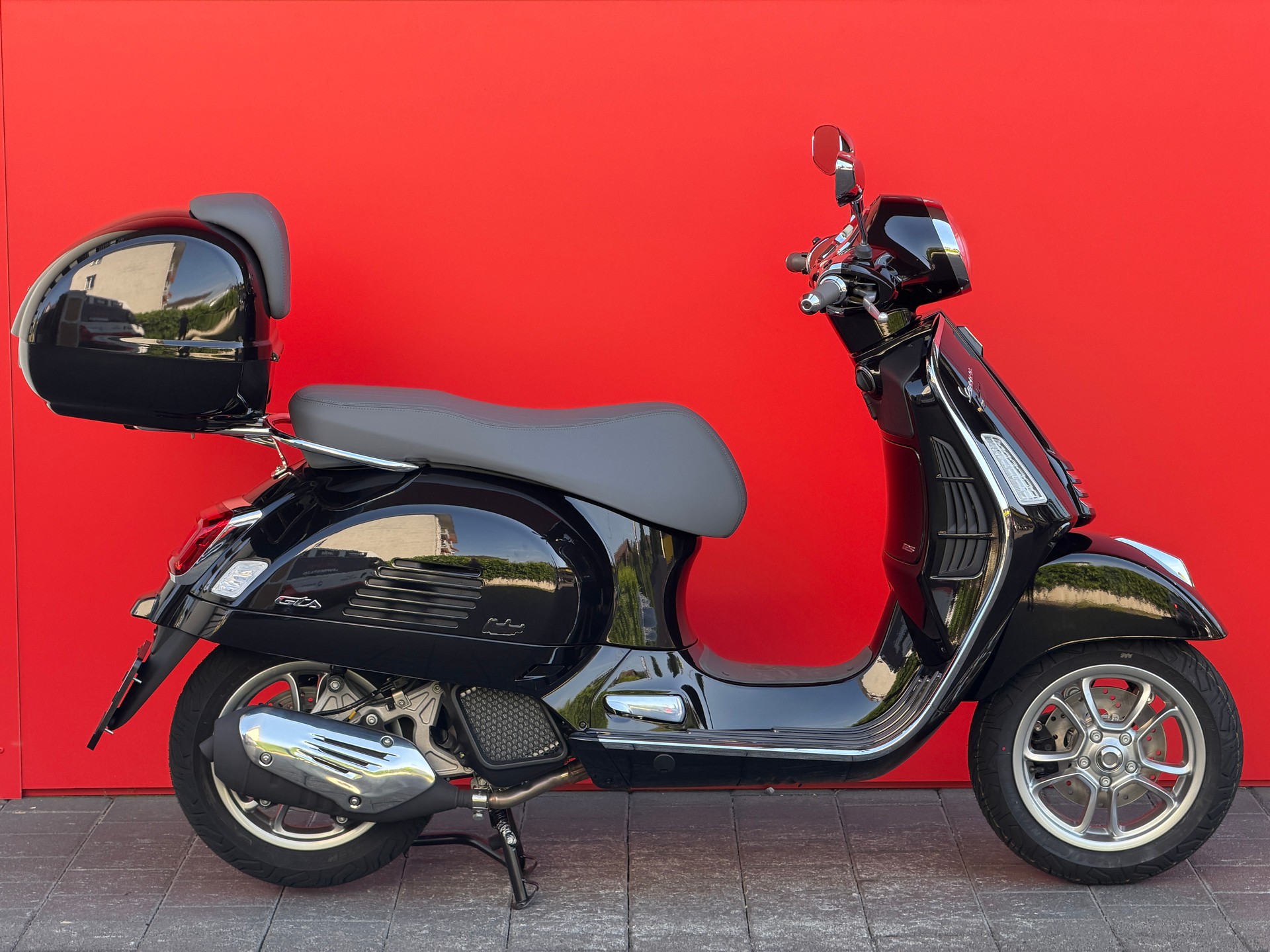 PIAGGIO Vespa GTS 125 RST + GRATIS TOPCASE-image-6