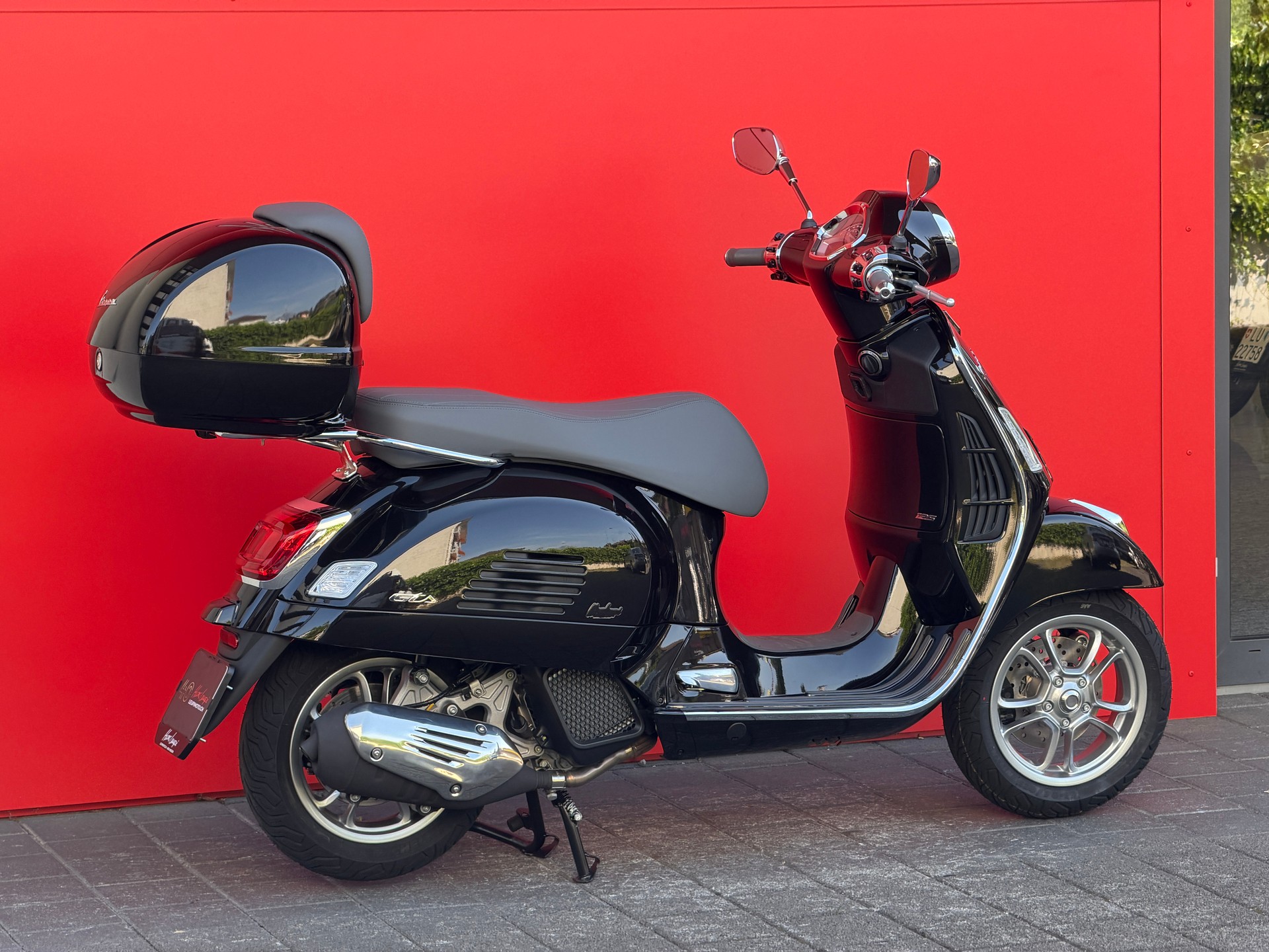 PIAGGIO Vespa GTS 125 RST + GRATIS TOPCASE-image-12