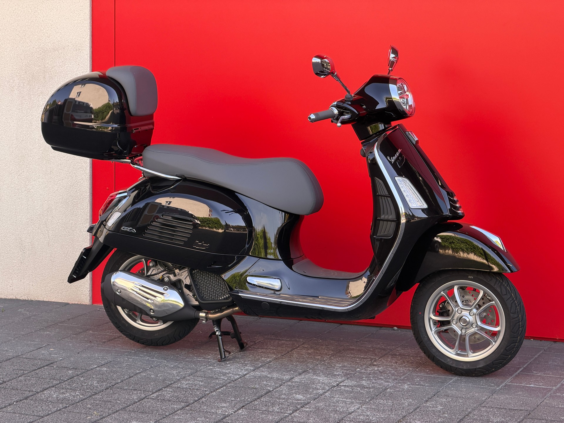 PIAGGIO Vespa GTS 125 RST + GRATIS TOPCASE-image-7