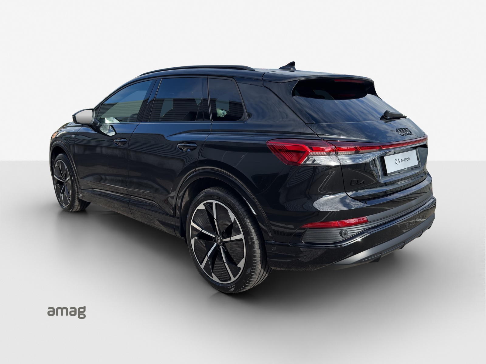 AUDI Q4 e-tron 45 Attraction quattro-showroom-element-2