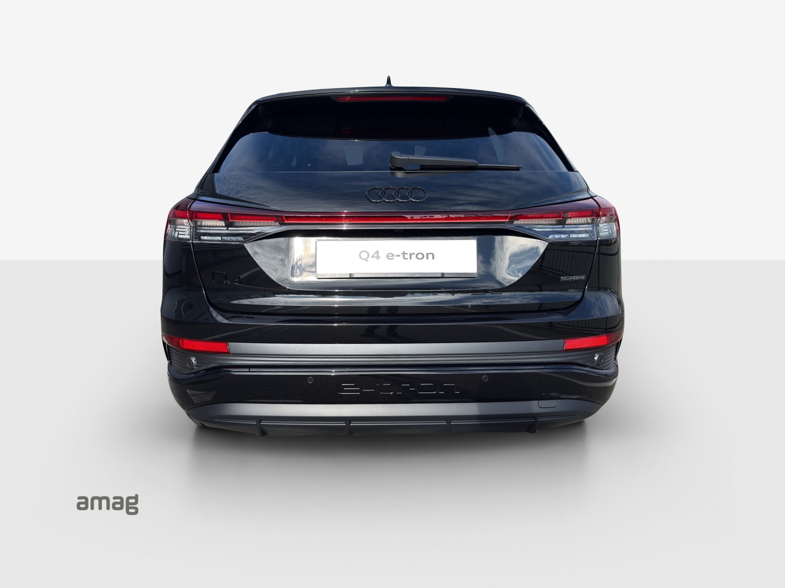 AUDI Q4 e-tron 45 Attraction quattro-showroom-element-3