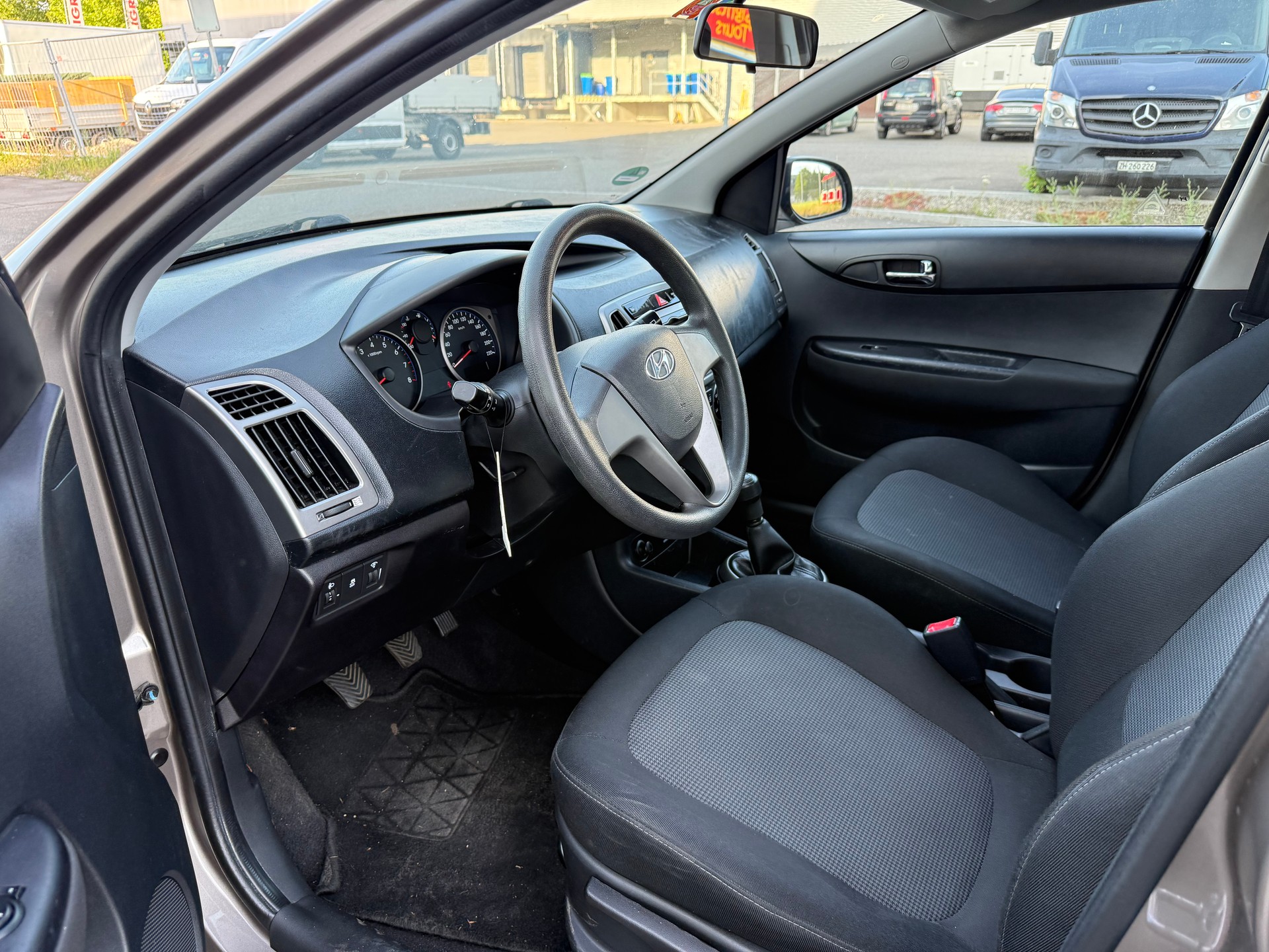 HYUNDAI i20 1.2 Comfort-image-11