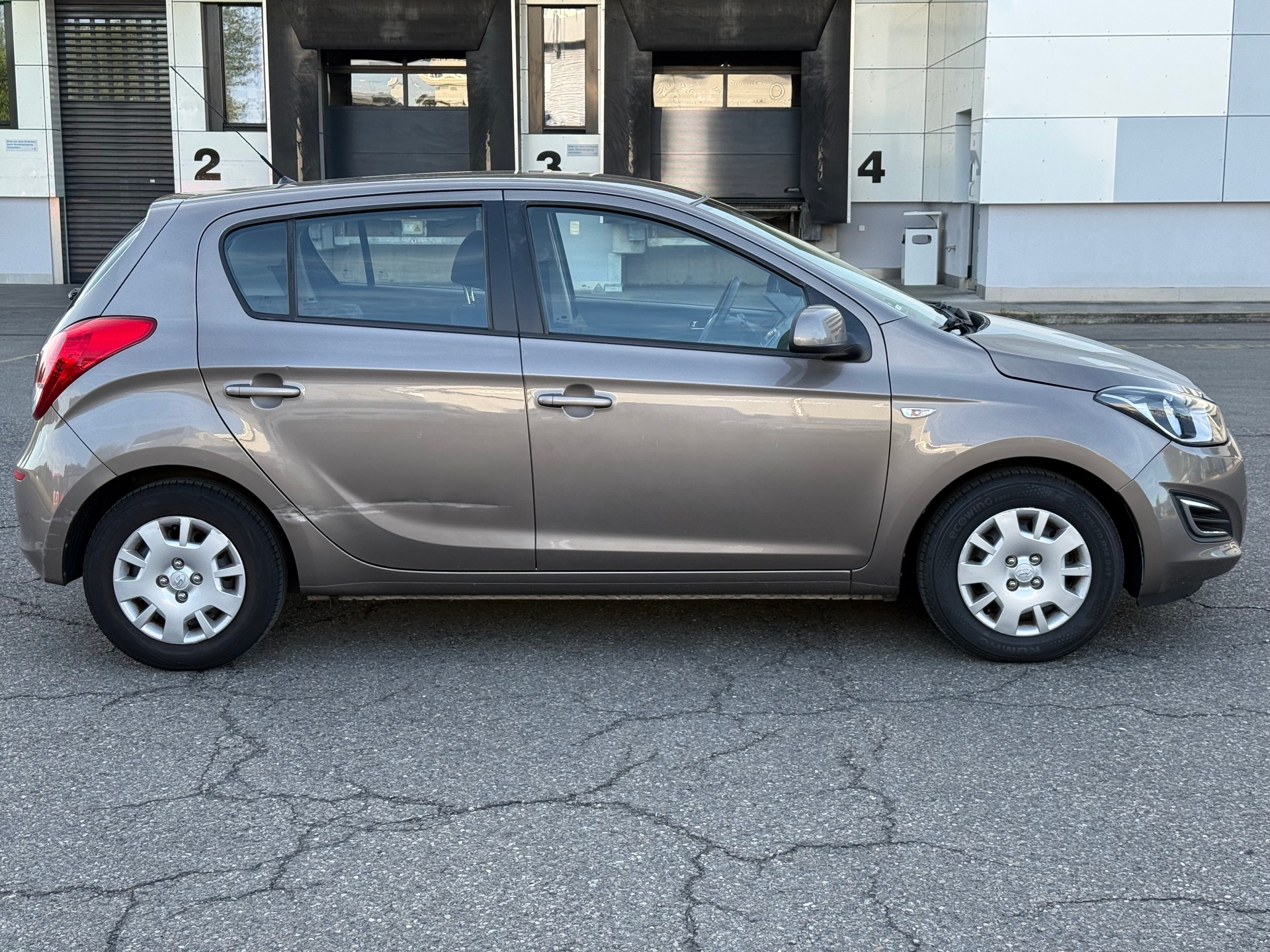 HYUNDAI i20 1.2 Comfort-image-3