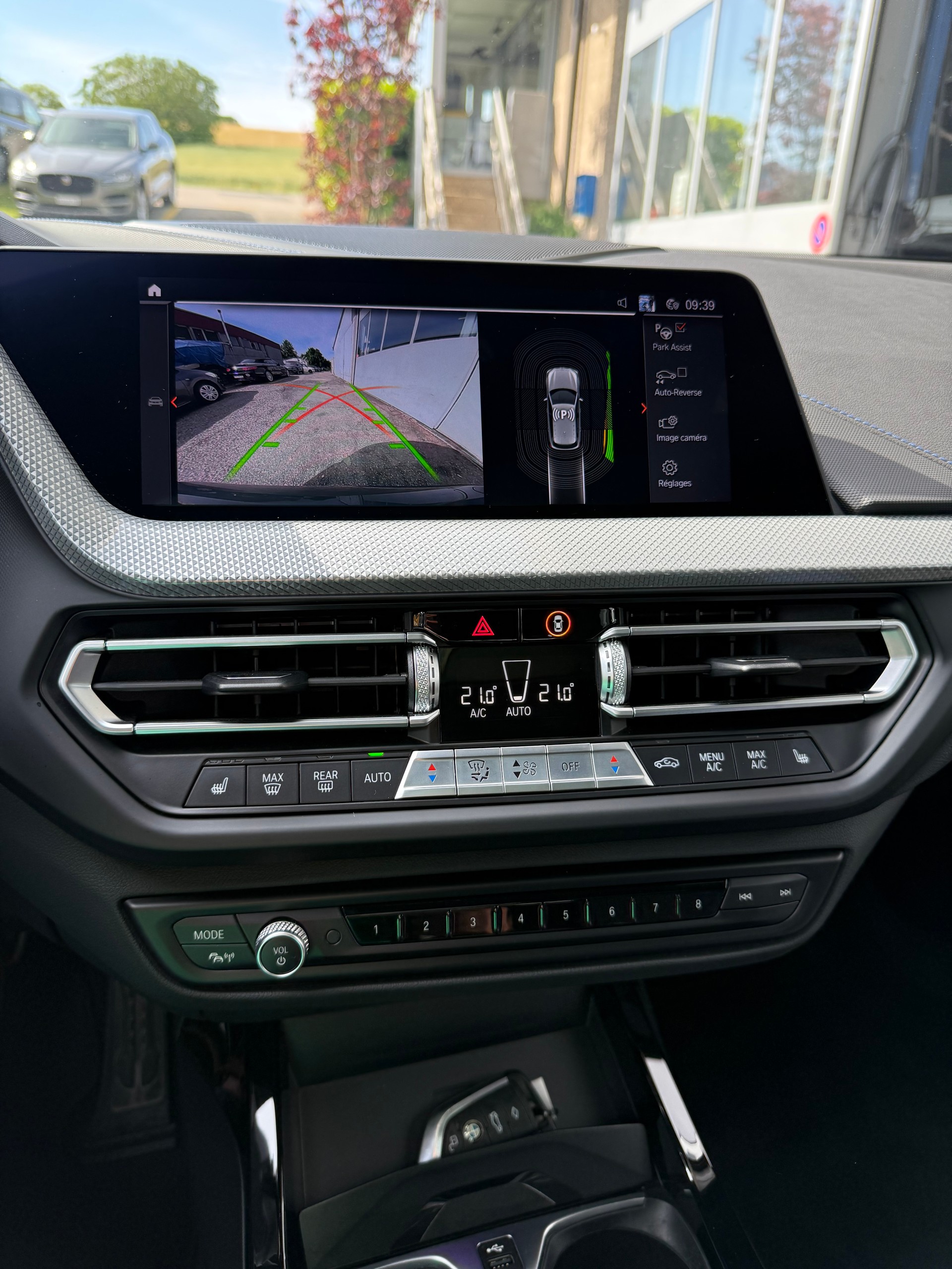 BMW 120i Pure M Sport Steptronic-showroom-element-3