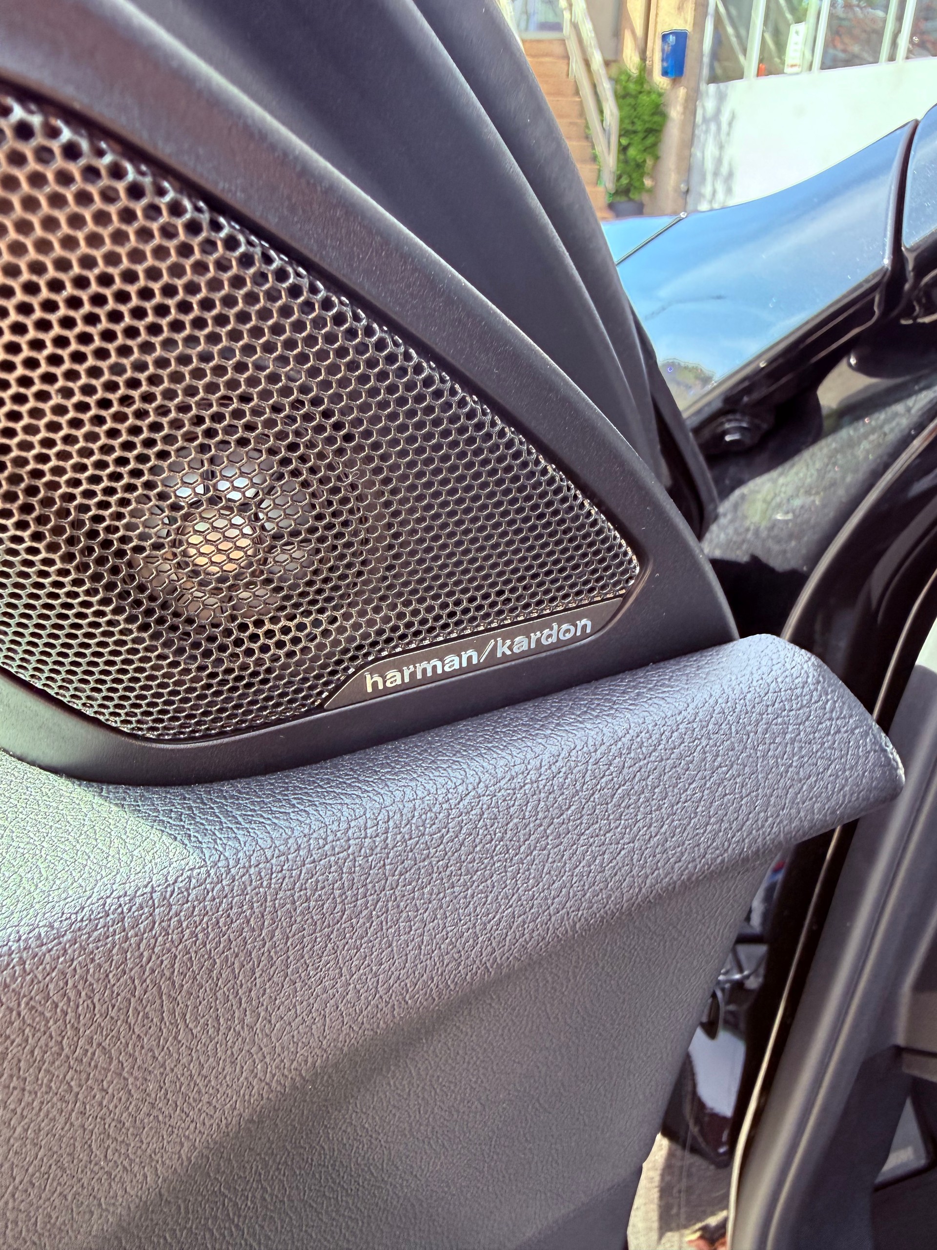 BMW 120i Pure M Sport Steptronic-showroom-element-2