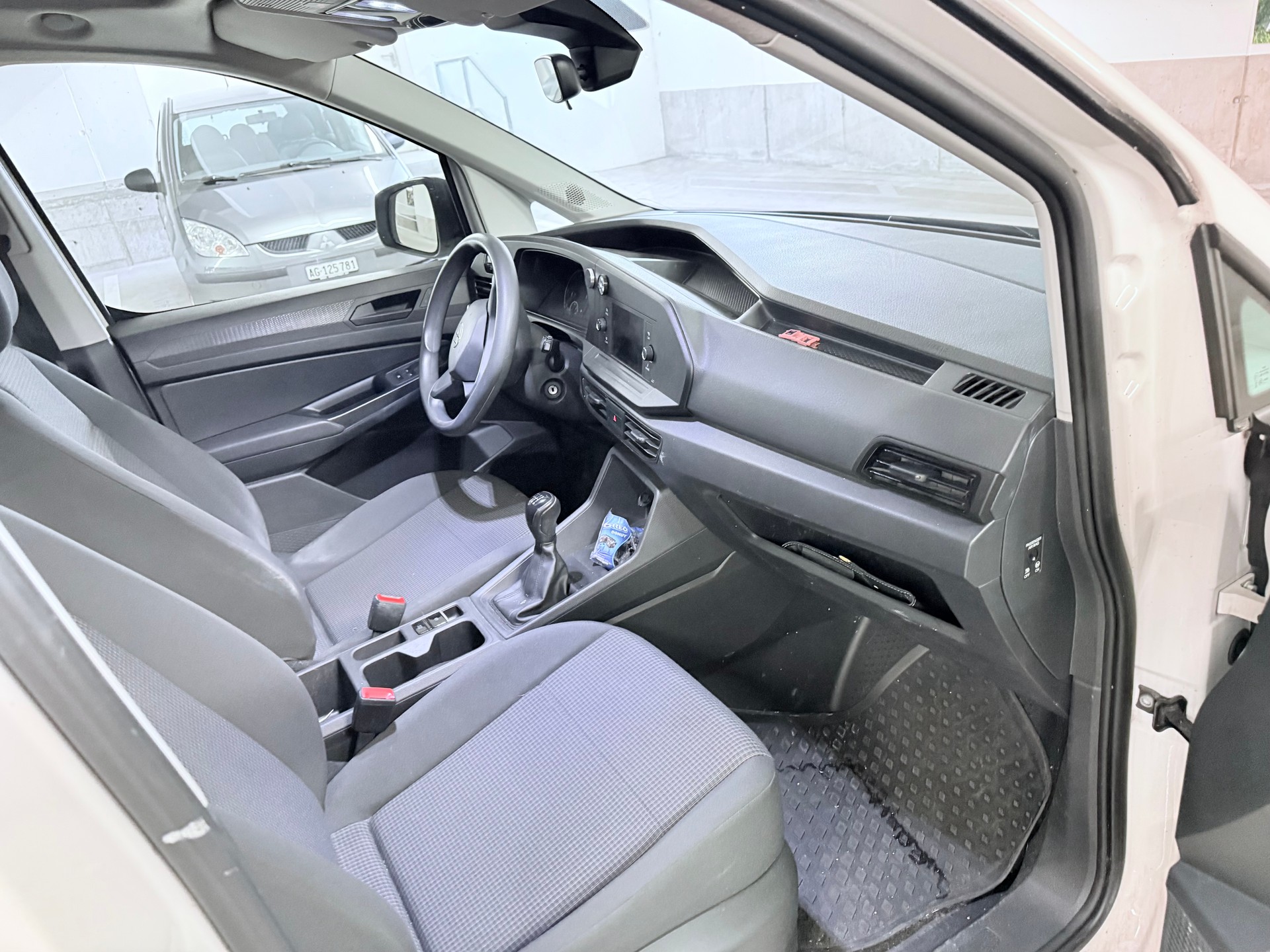 VW Caddy Cargo 2.0TDI Entry-image-11