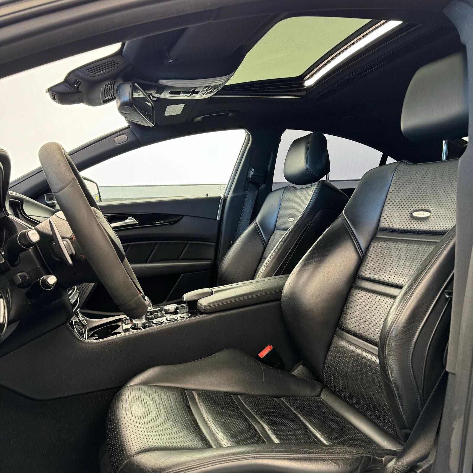 MERCEDES-BENZ CLS 63 AMG Speedshift MCT-image-8
