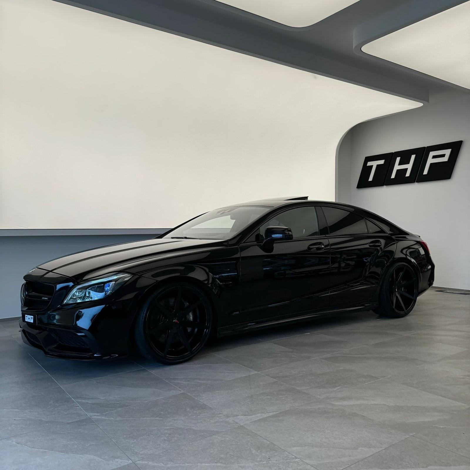 MERCEDES-BENZ CLS 63 AMG Speedshift MCT-showroom-element-1