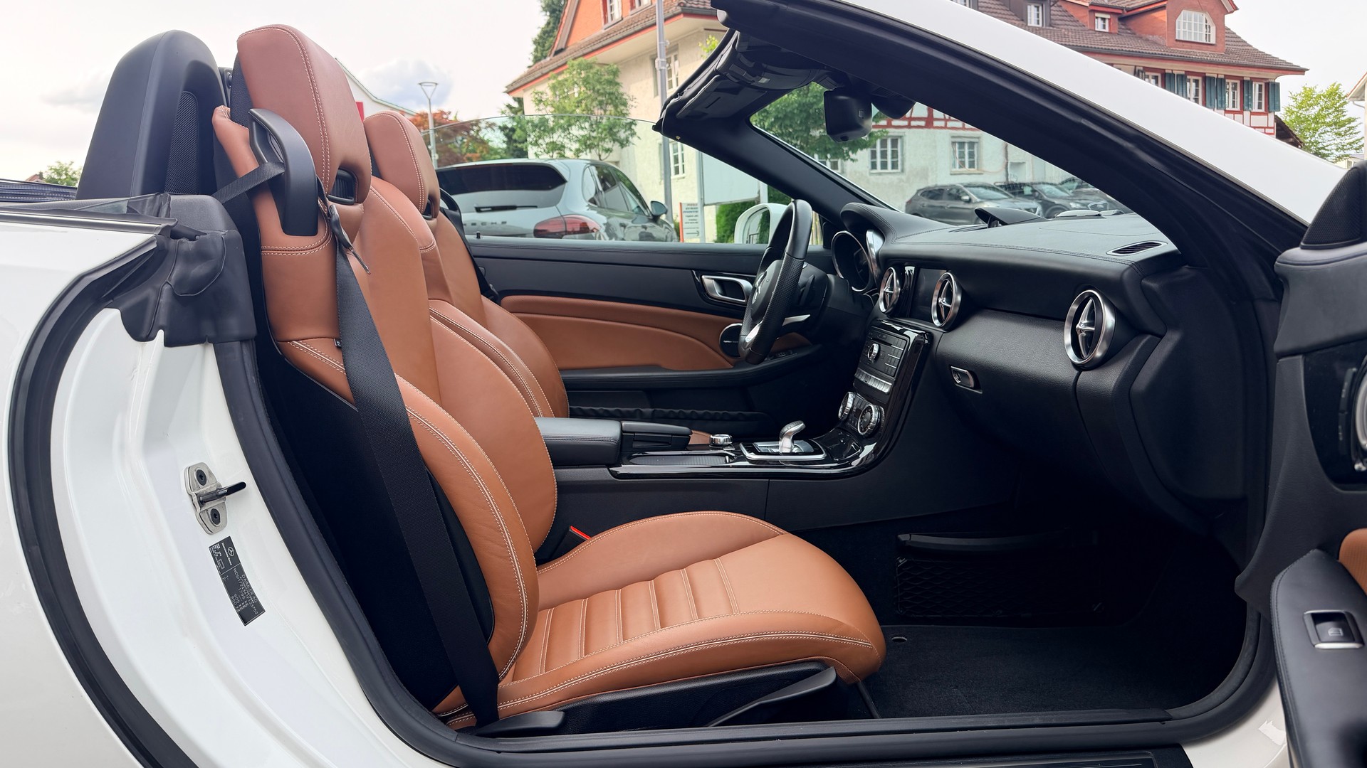 MERCEDES-BENZ SLC 200 9G-Tronic-image-9