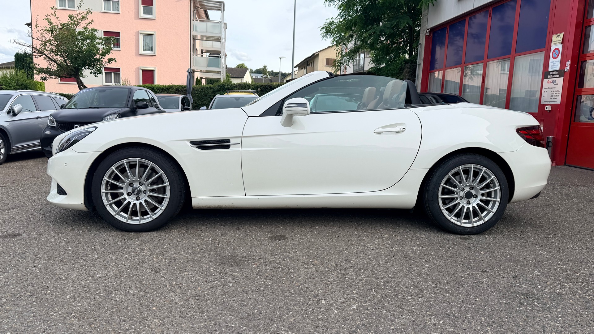 MERCEDES-BENZ SLC 200 9G-Tronic-image-1