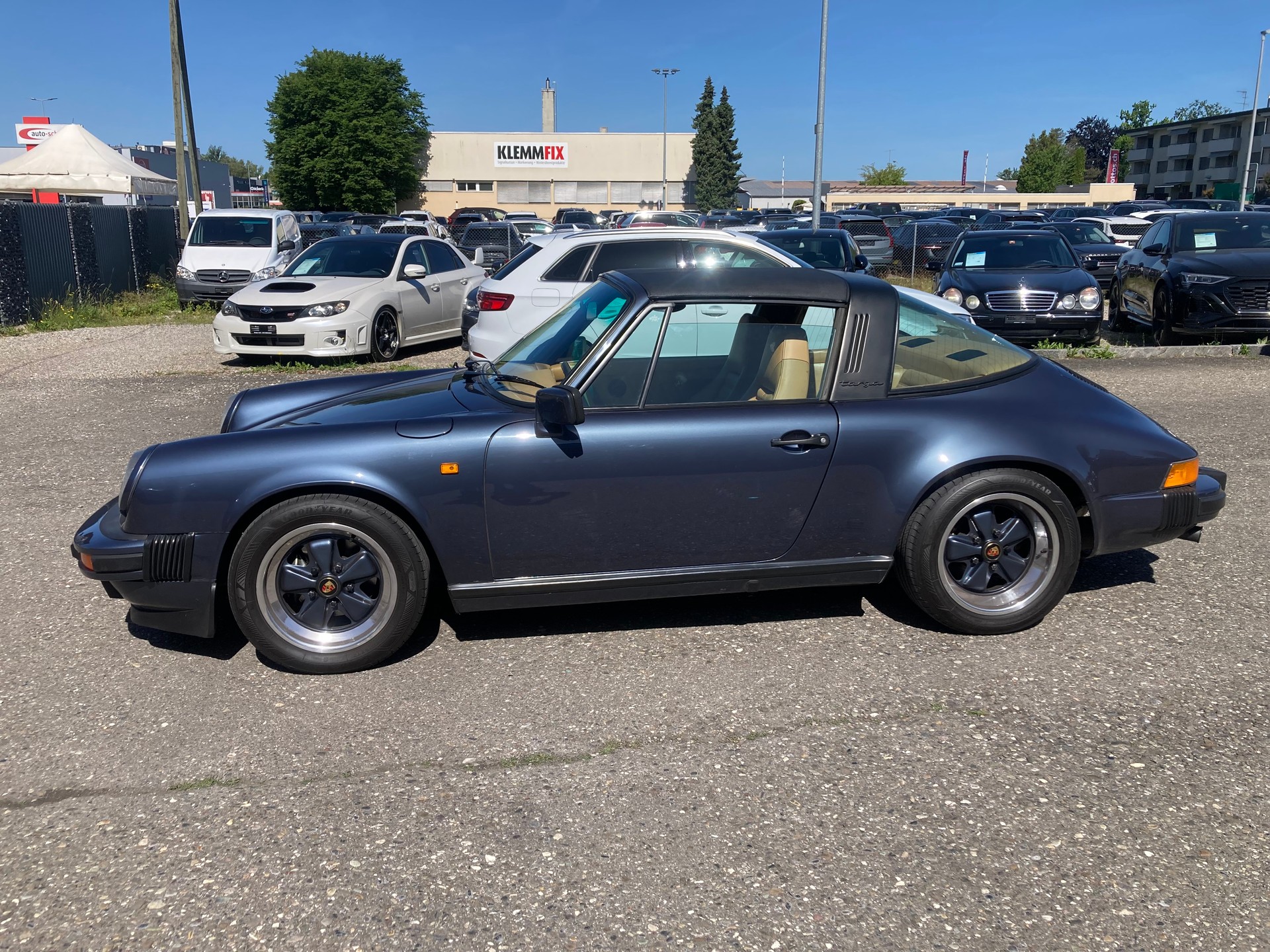 PORSCHE 911 Carrera Targa-showroom-element-2