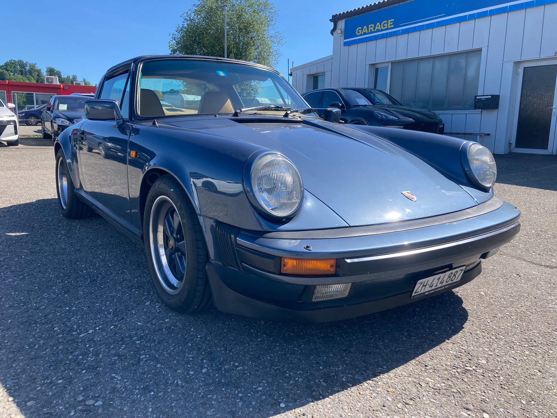 PORSCHE 911 Carrera Targa-showroom-element-1