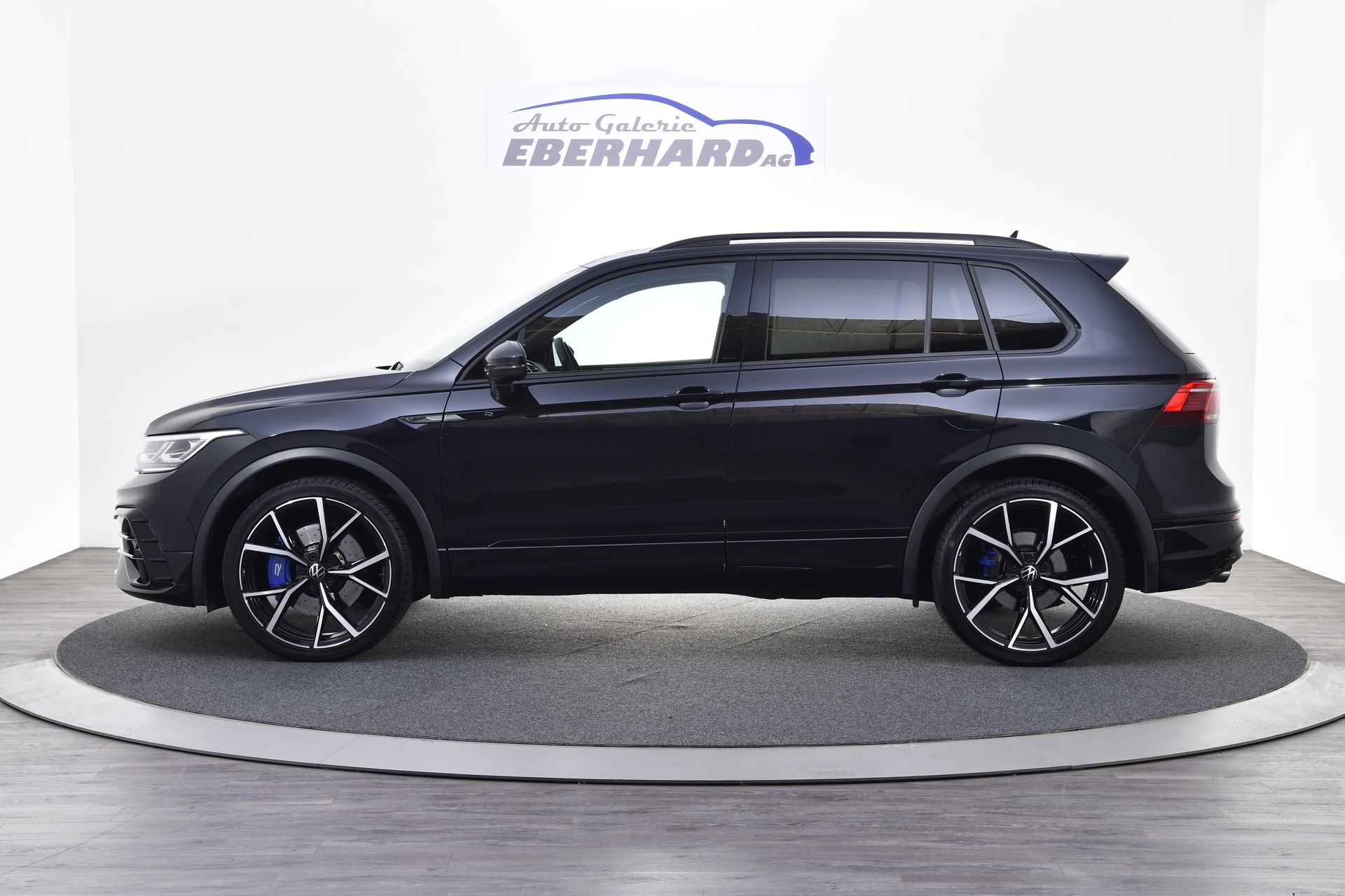 VW Tiguan 2.0TSI R 4Motion DSG-showroom-element-1