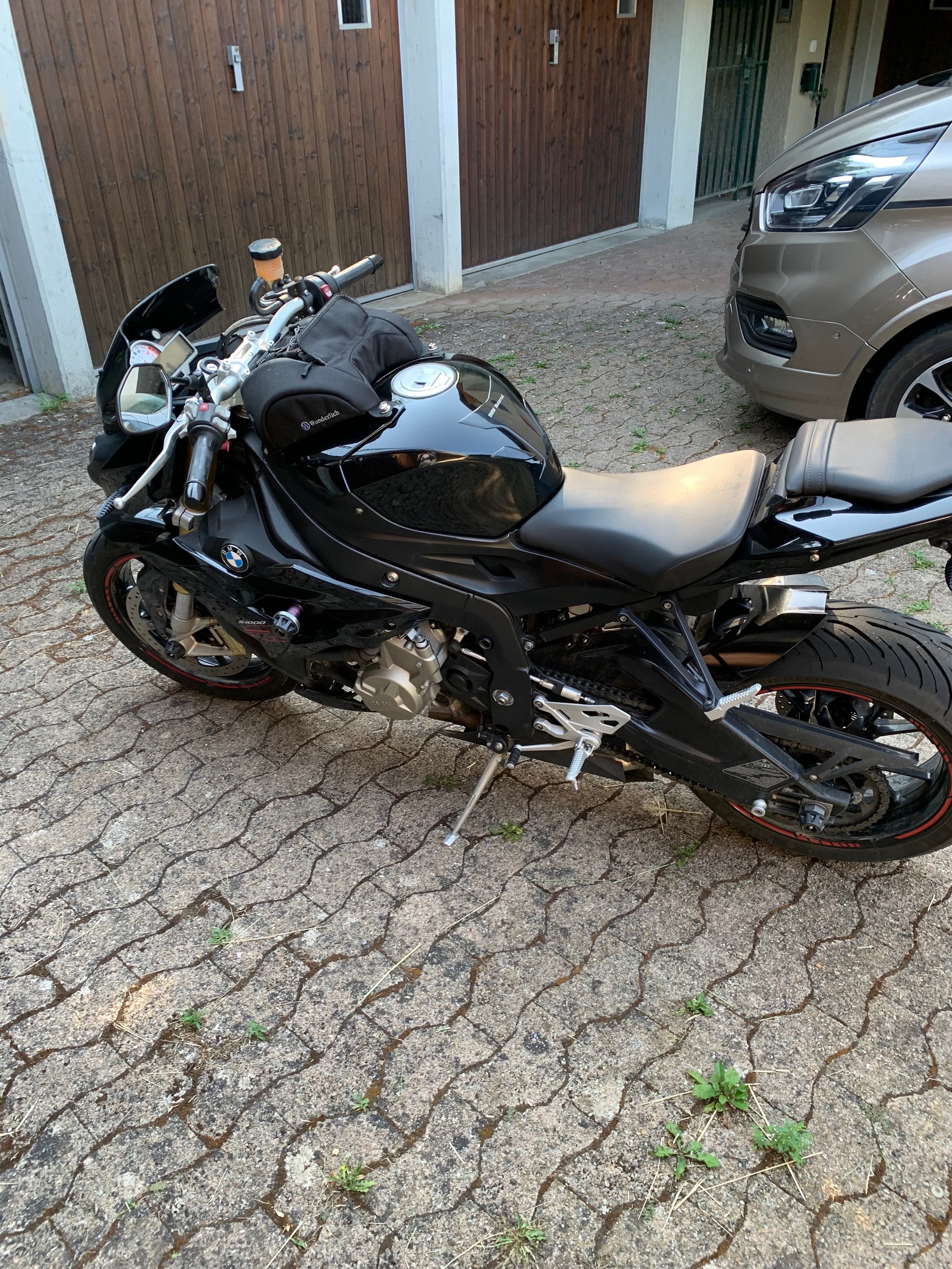 BMW S 1000 R ABS-image-1