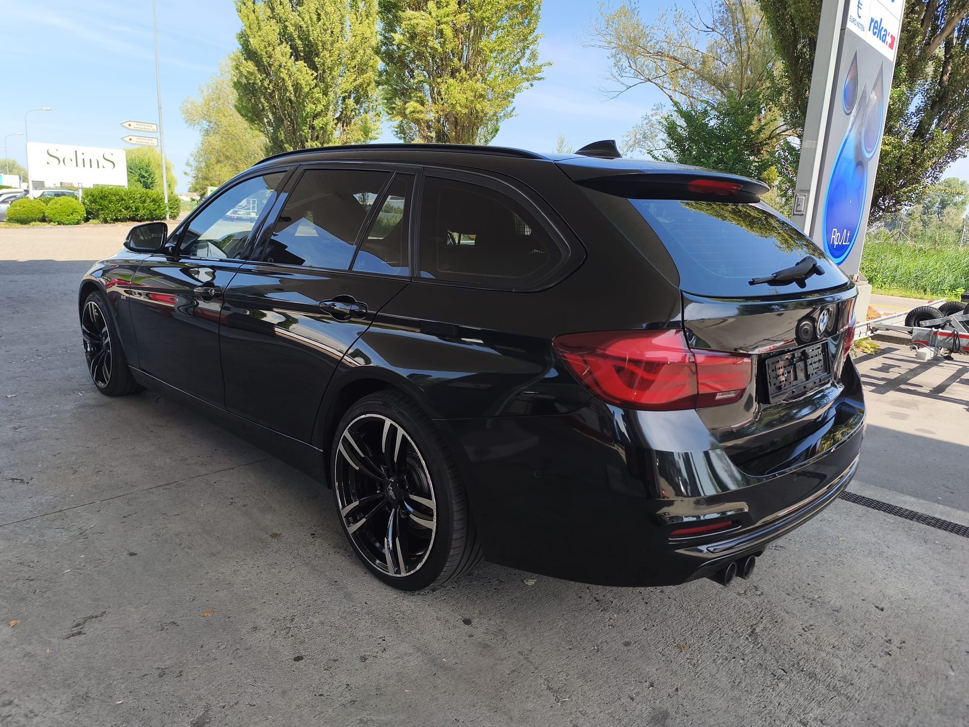 BMW 320d xDrive Touring Swiss Advantage Sport Stept-showroom-element-3