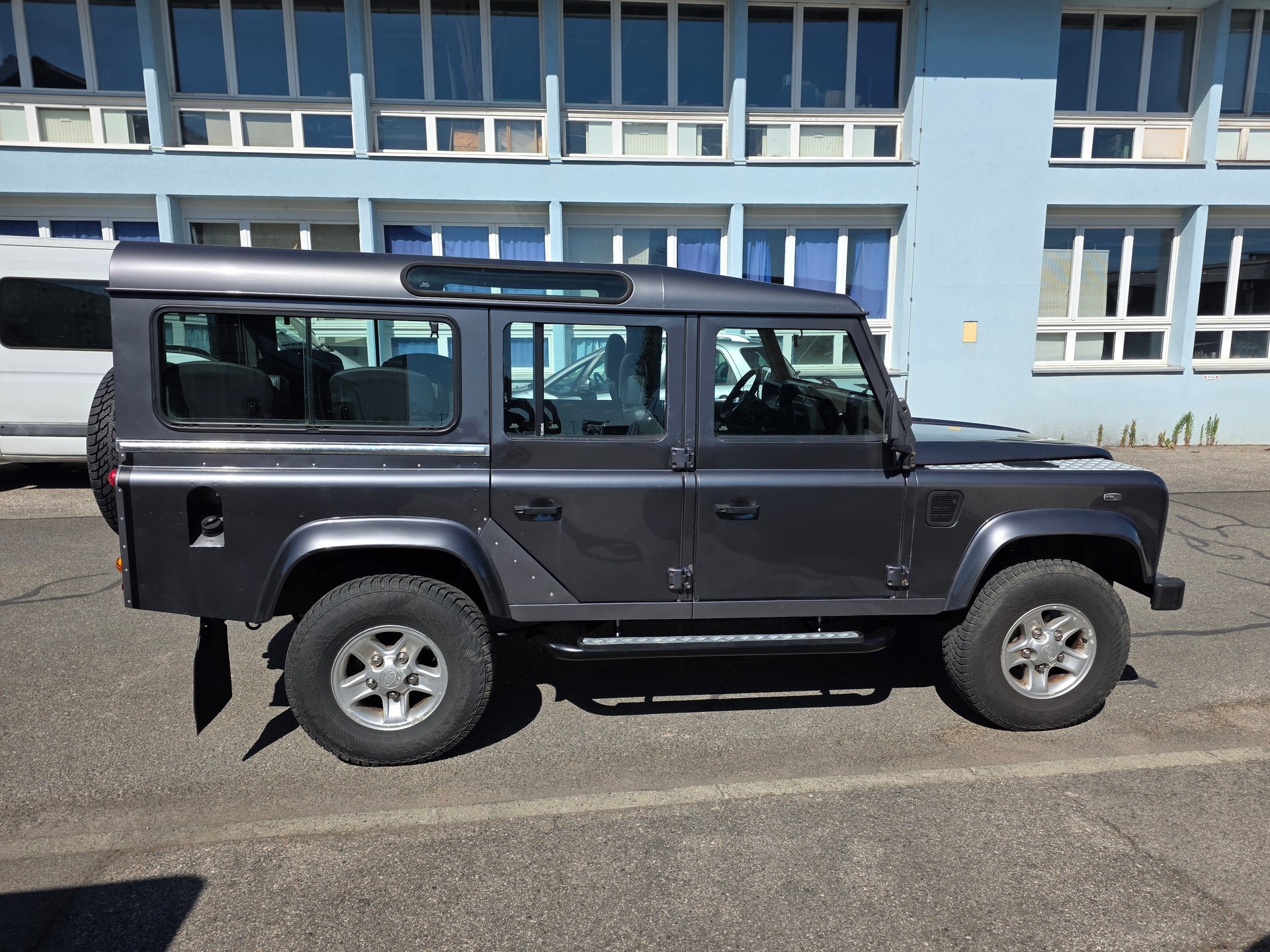 LAND ROVER Defender 110 SW 2.5 Td5-image-4