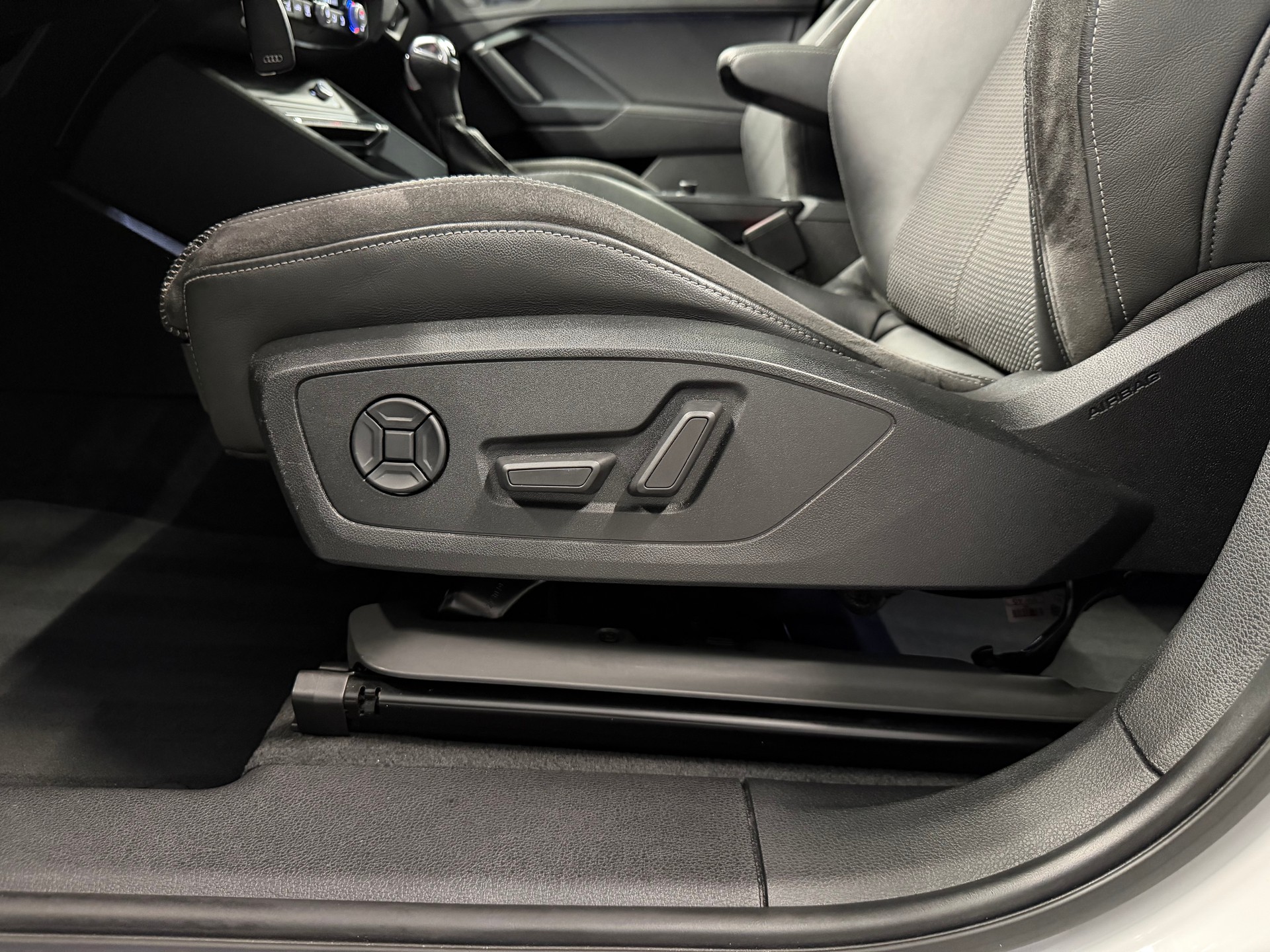 AUDI Q3 Sportback 45 TFSI S line quattro S-tronic 230 PS-image-13