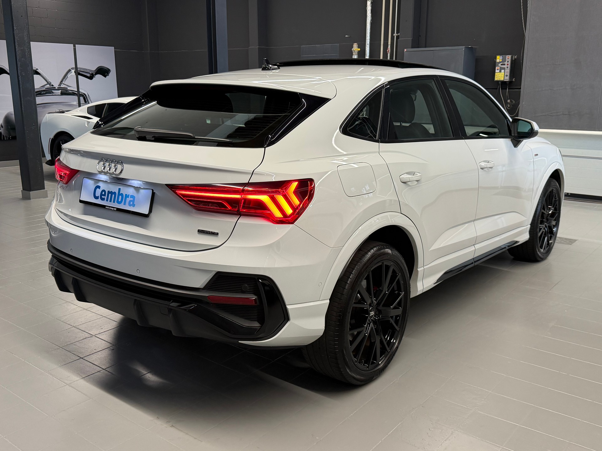 AUDI Q3 Sportback 45 TFSI S line quattro S-tronic 230 PS-image-6