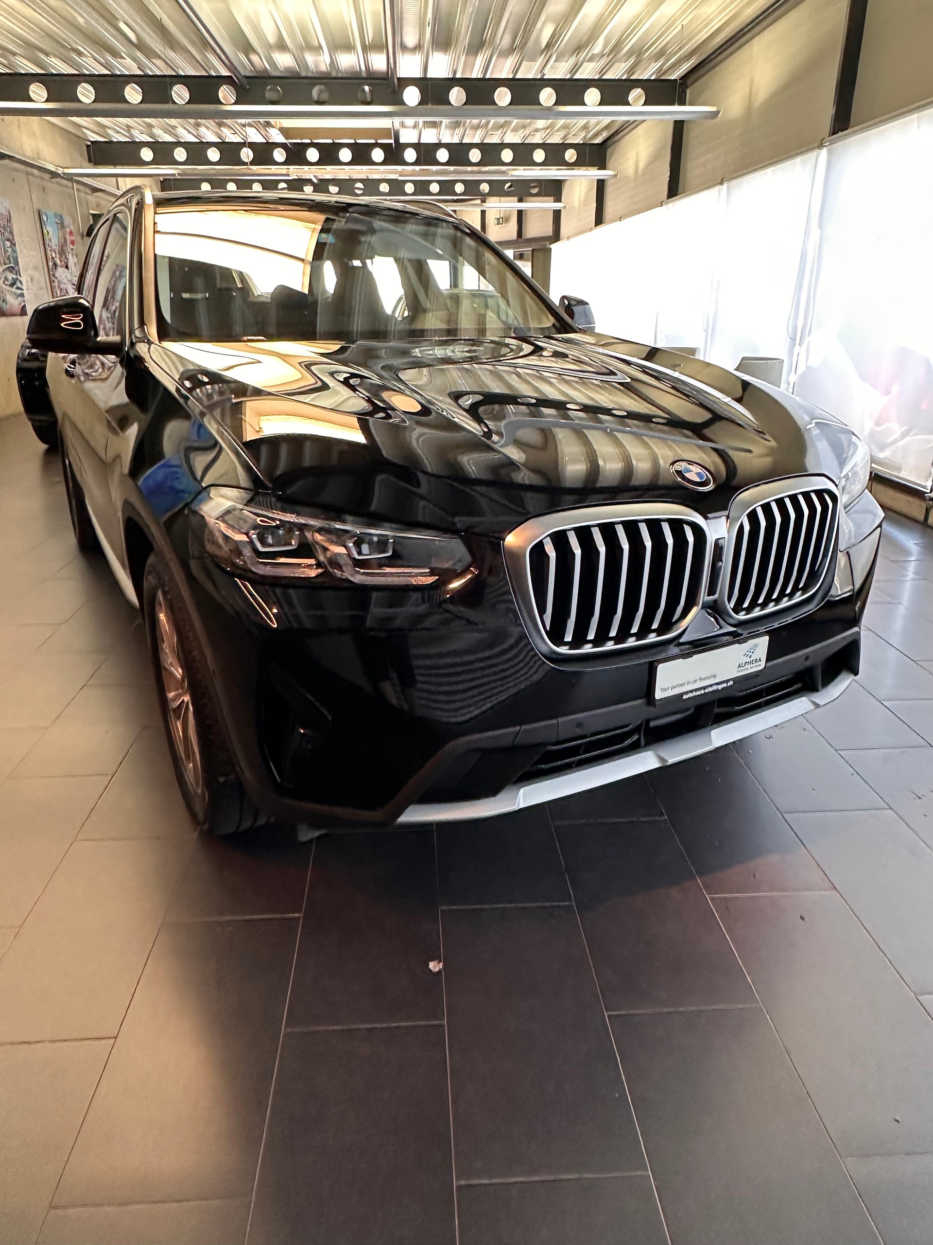 BMW X3 20i xDrive-showroom-element-2