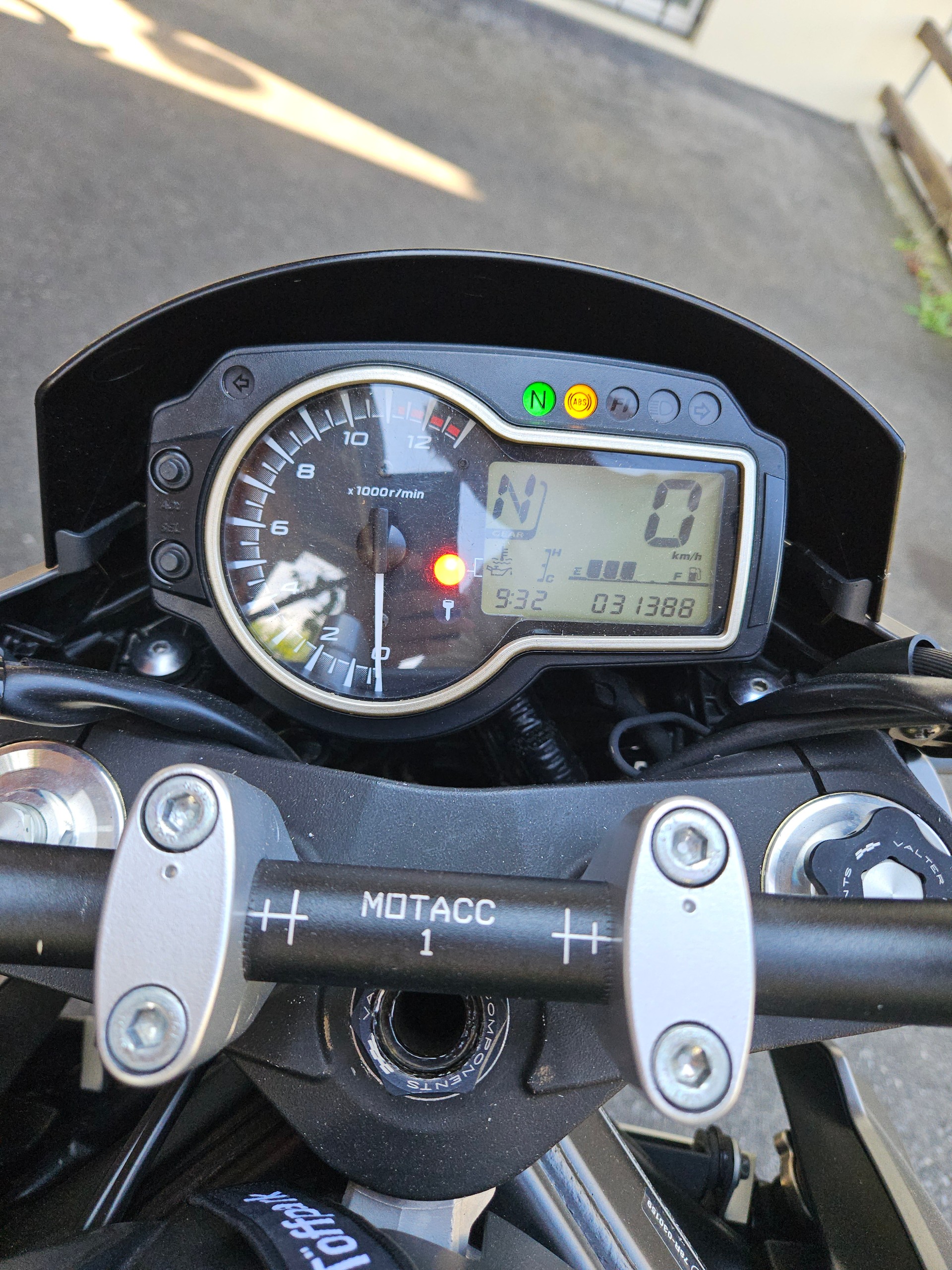 SUZUKI GSR 750 35kW-image-3