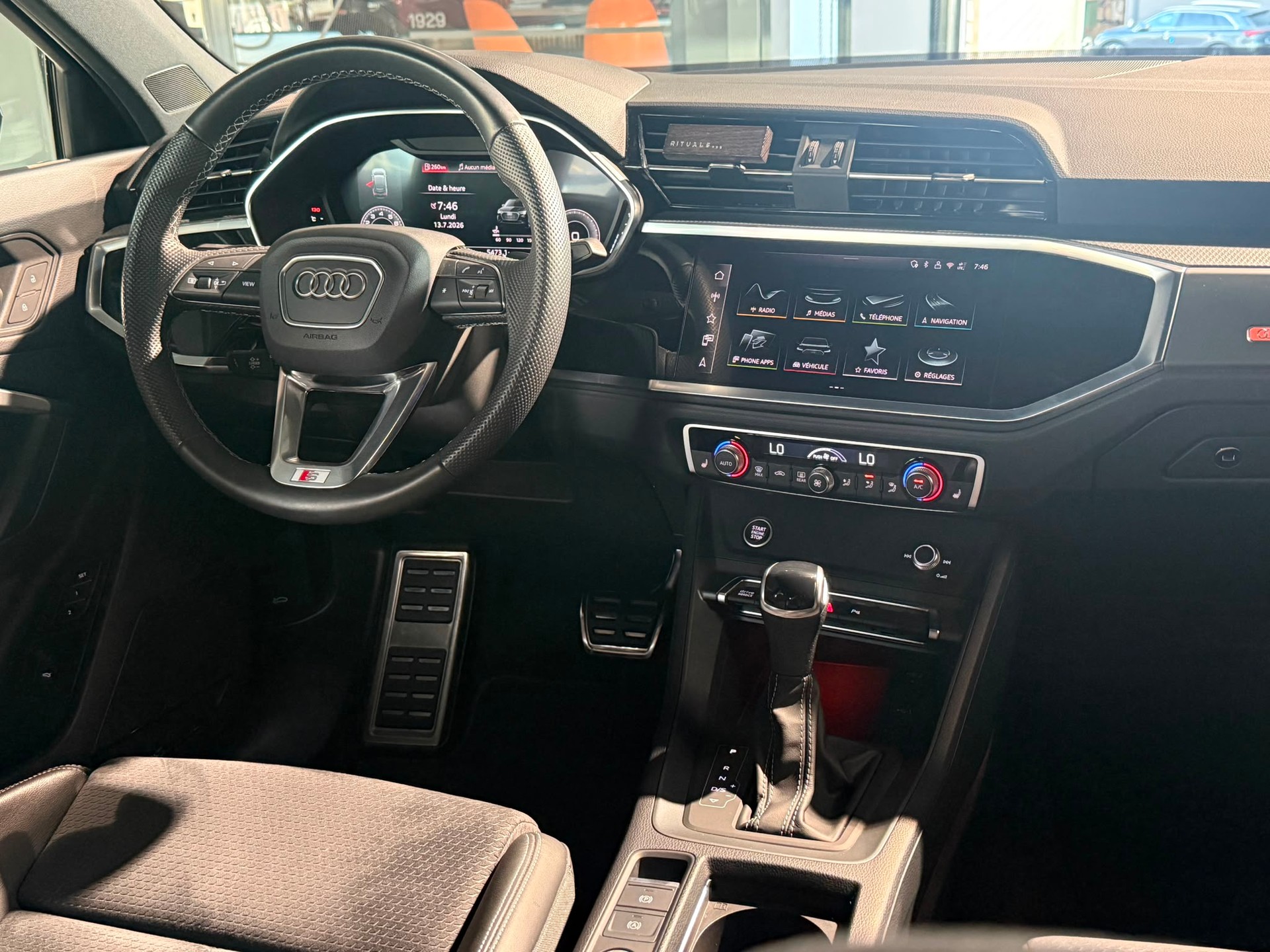 AUDI Q3 Sportback 35 TFSI S line Attraction S-tronic-image-12