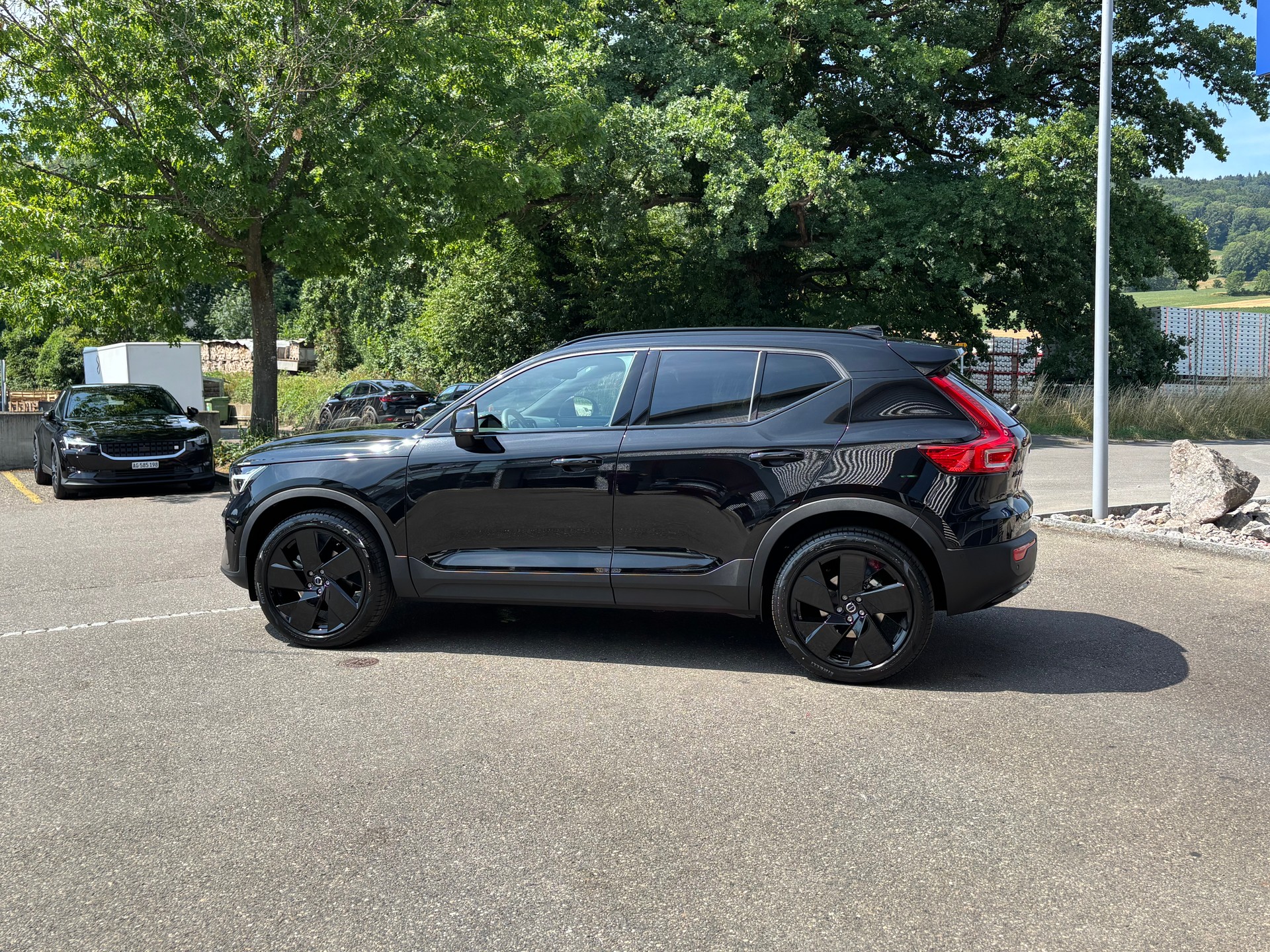 VOLVO XC40 2.0 B4 MH Black Edition-image-4