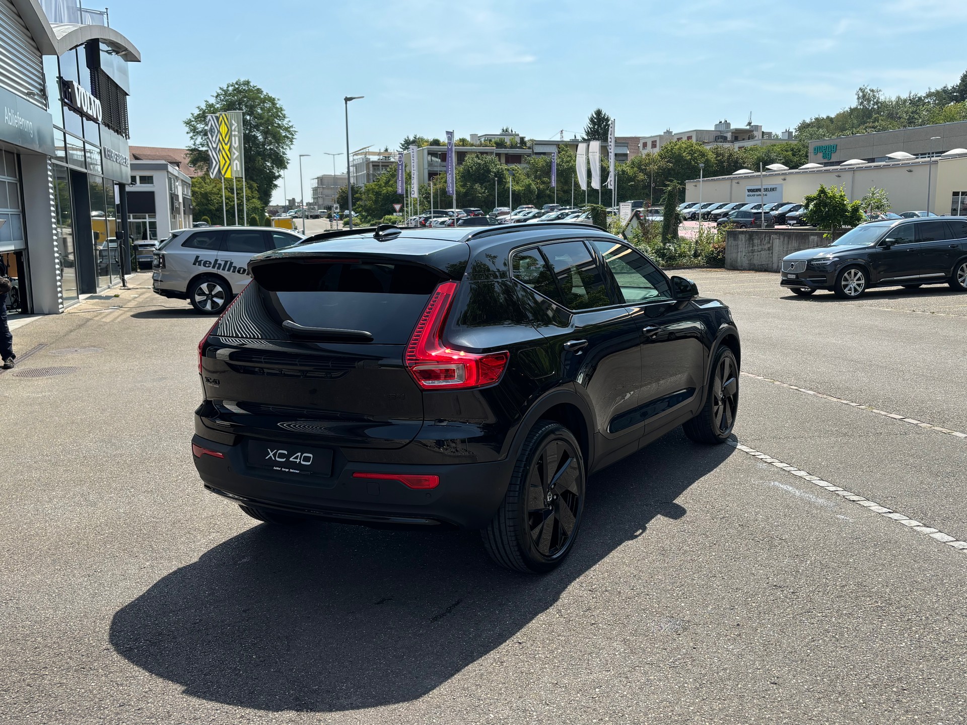 VOLVO XC40 2.0 B4 MH Black Edition-image-5