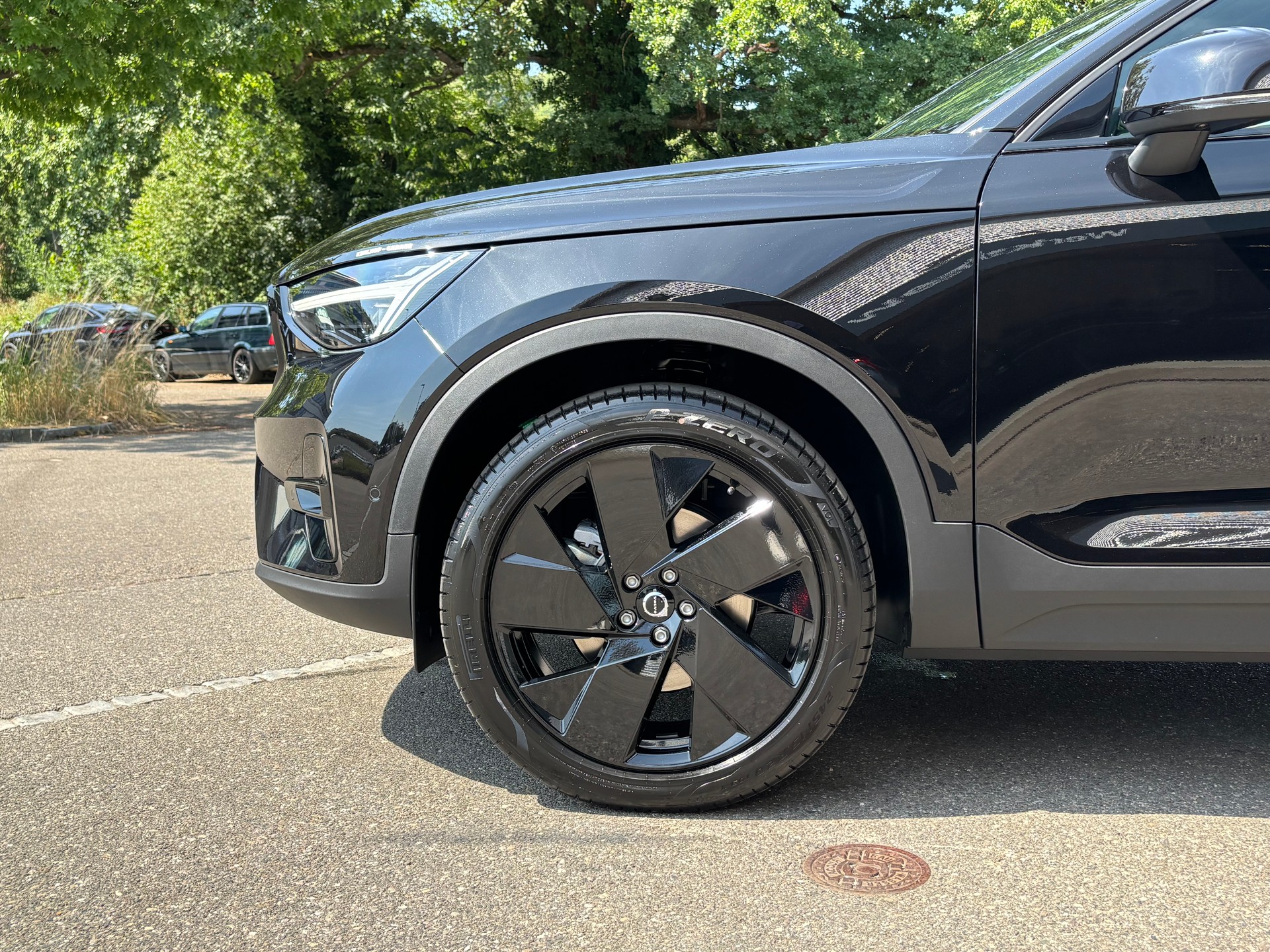 VOLVO XC40 2.0 B4 MH Black Edition-showroom-element-1
