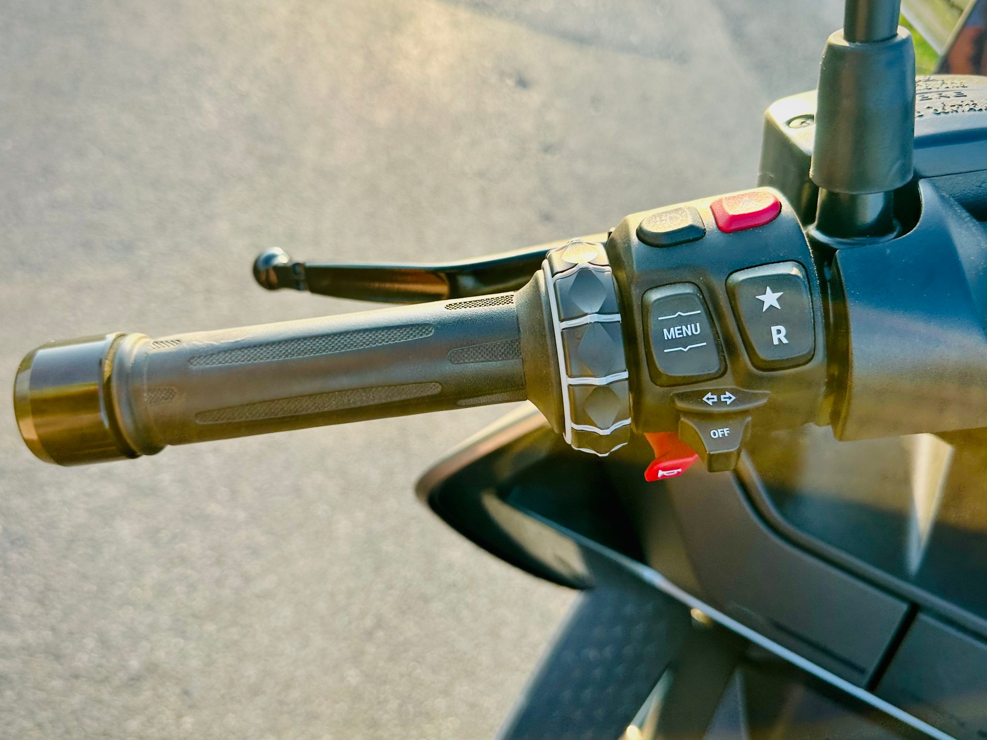 BMW CE 04-image-5