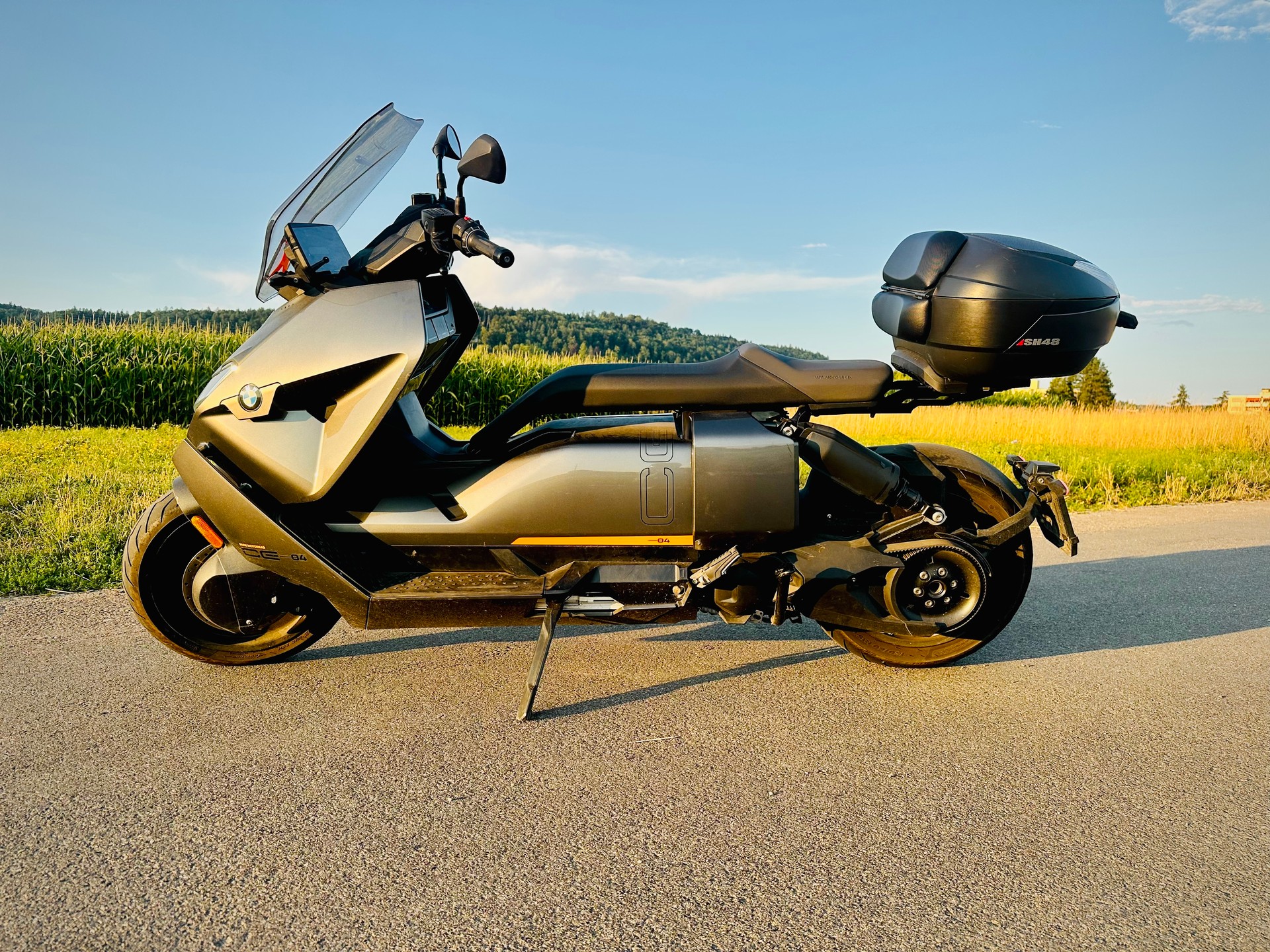 BMW CE 04-image-3