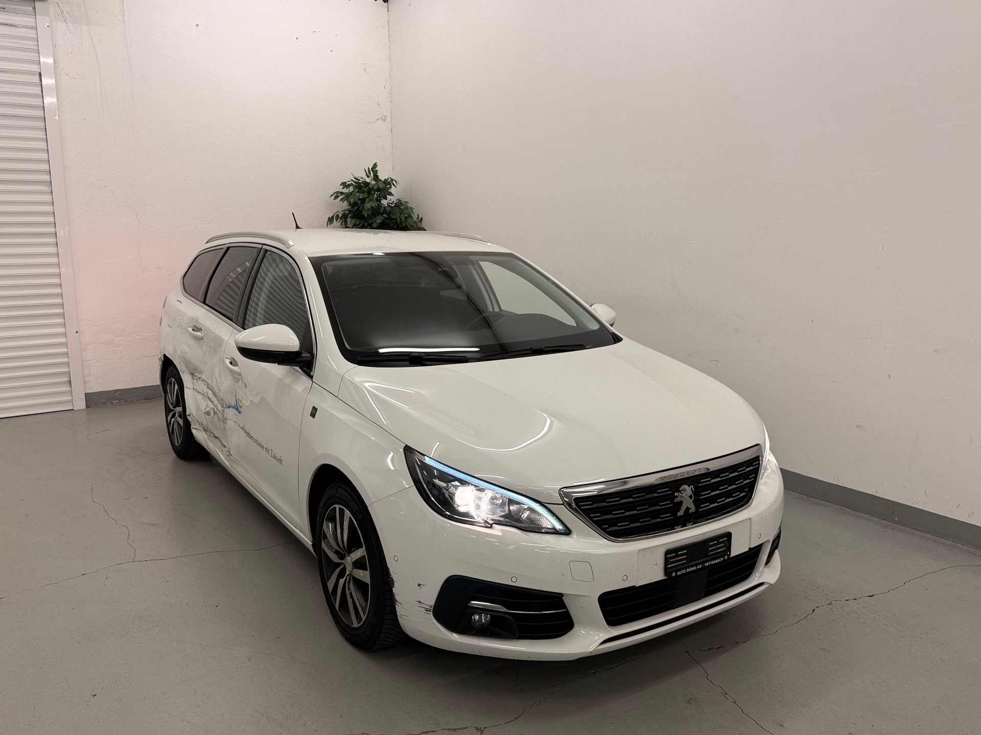 PEUGEOT 308 SW 1.5 BlueHDI Tech Edition EAT8