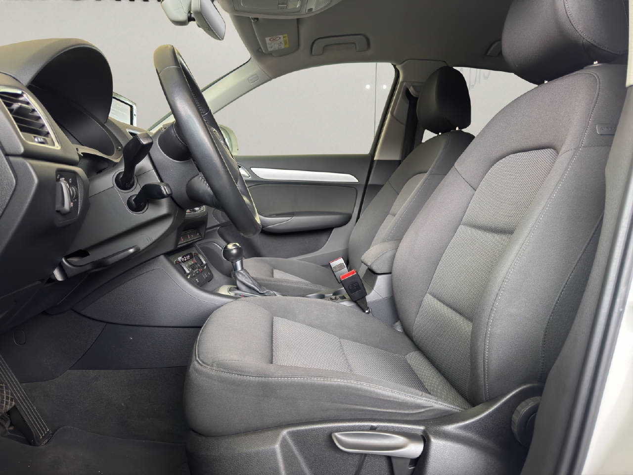 AUDI Q3 2.0 TDI 150 quattro S-Tronic-image-12