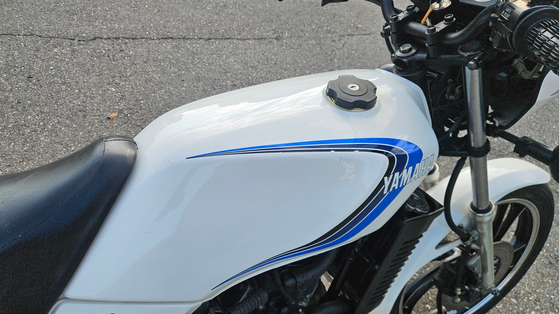 YAMAHA RD 125 LC-image-7