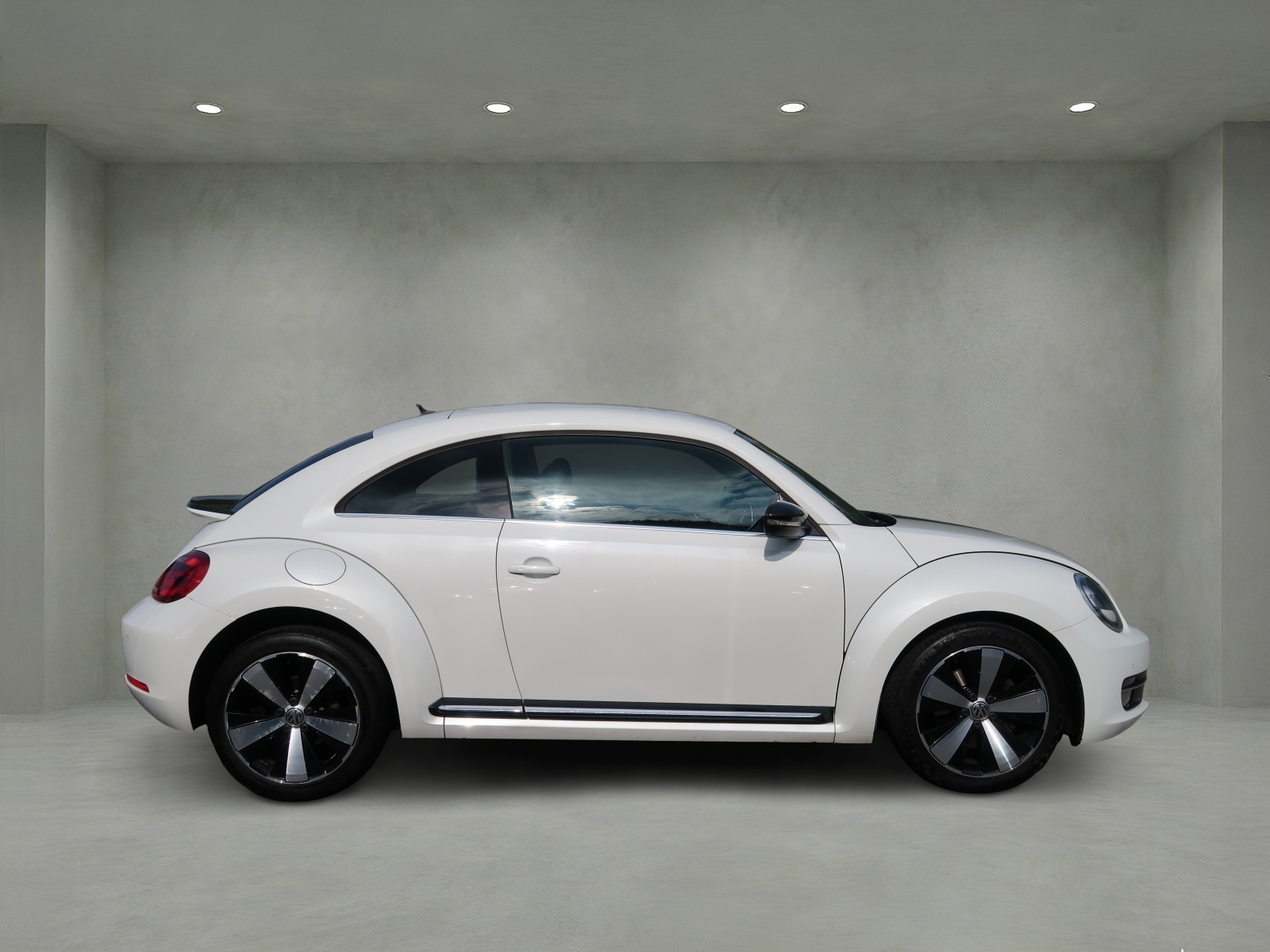 VW Beetle 1.4 TSI Sport-showroom-element-3