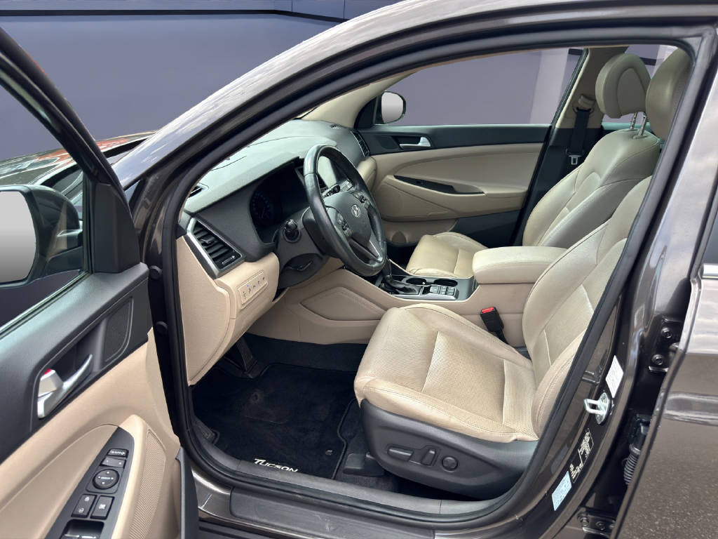 HYUNDAI TUCSON 2.0 CRDi Vertex 4WD-image-9