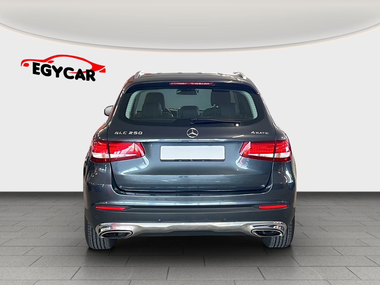 MERCEDES-BENZ GLC 250 Exclusive 4Matic 9G-Tronic-showroom-element-3