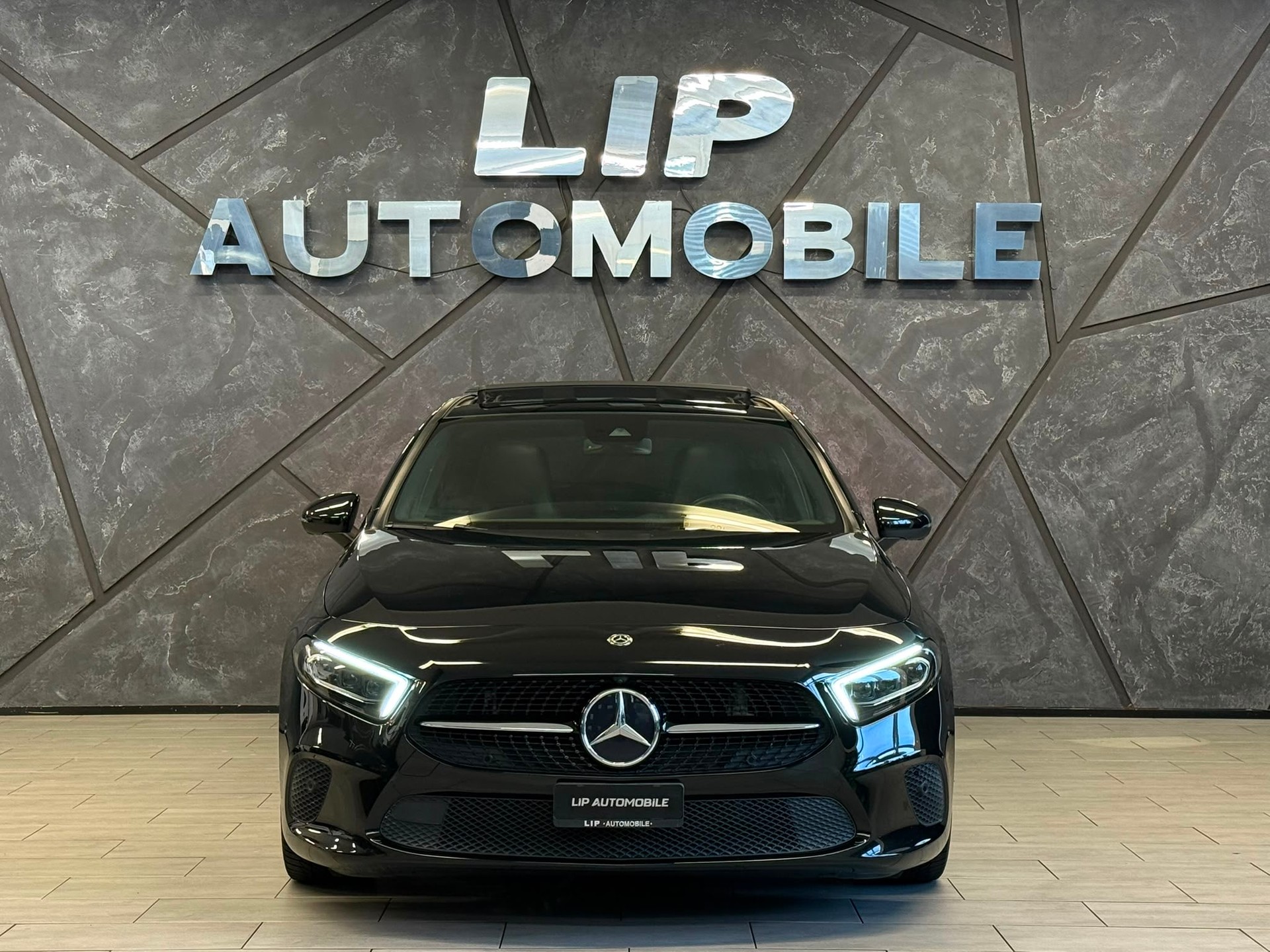 MERCEDES-BENZ A 180 Progressive 7G-DCT-showroom-element-1