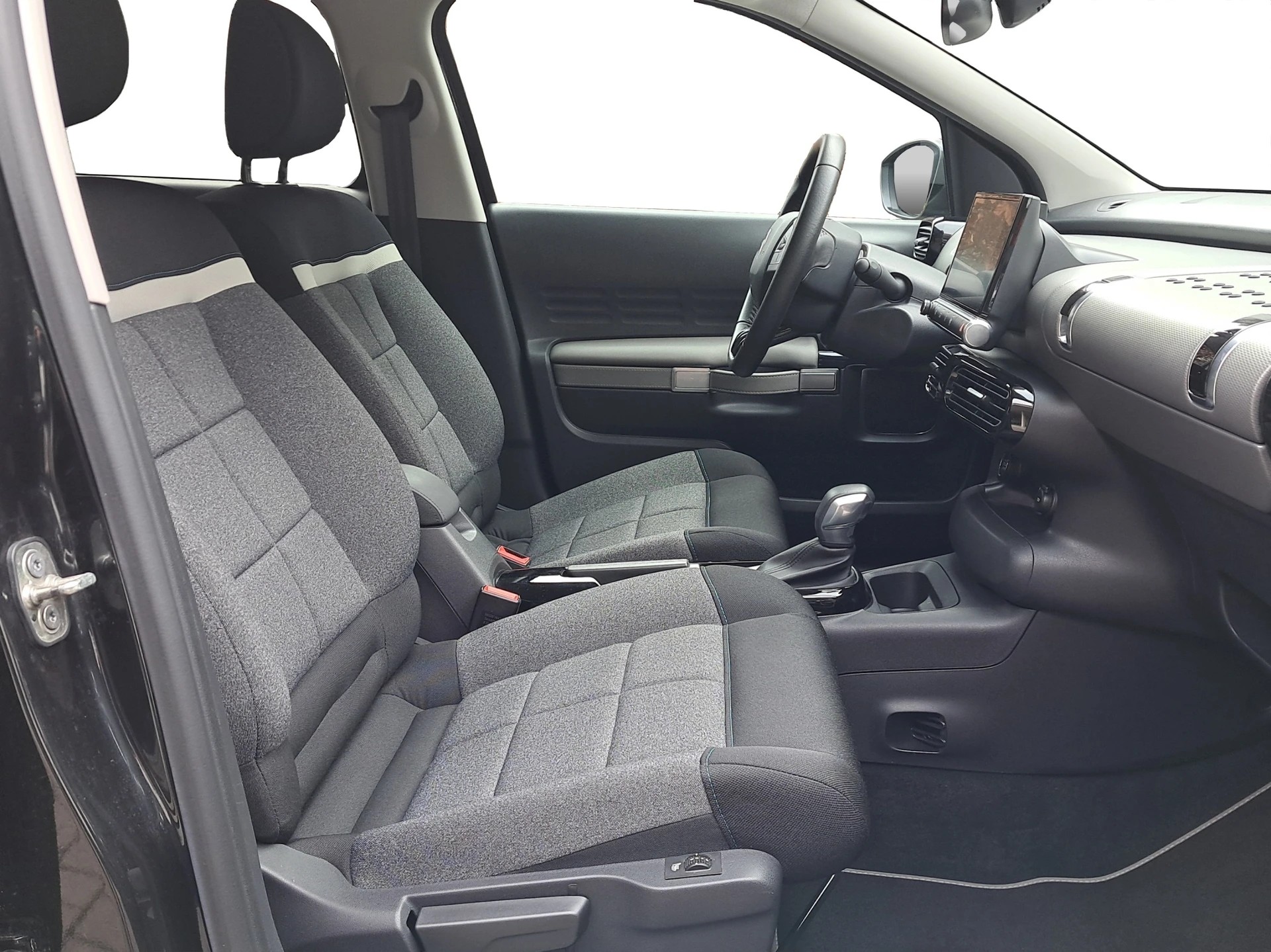 CITROEN C4 Cactus 1.2 Pure Tech Shine EAT6-image-10