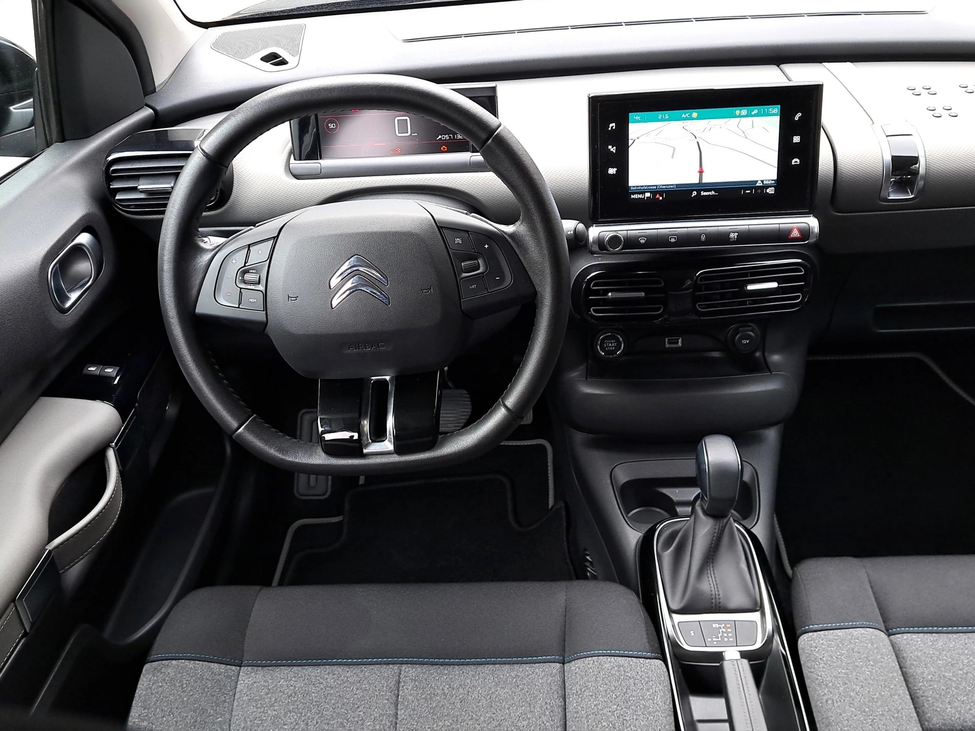 CITROEN C4 Cactus 1.2 Pure Tech Shine EAT6-image-8