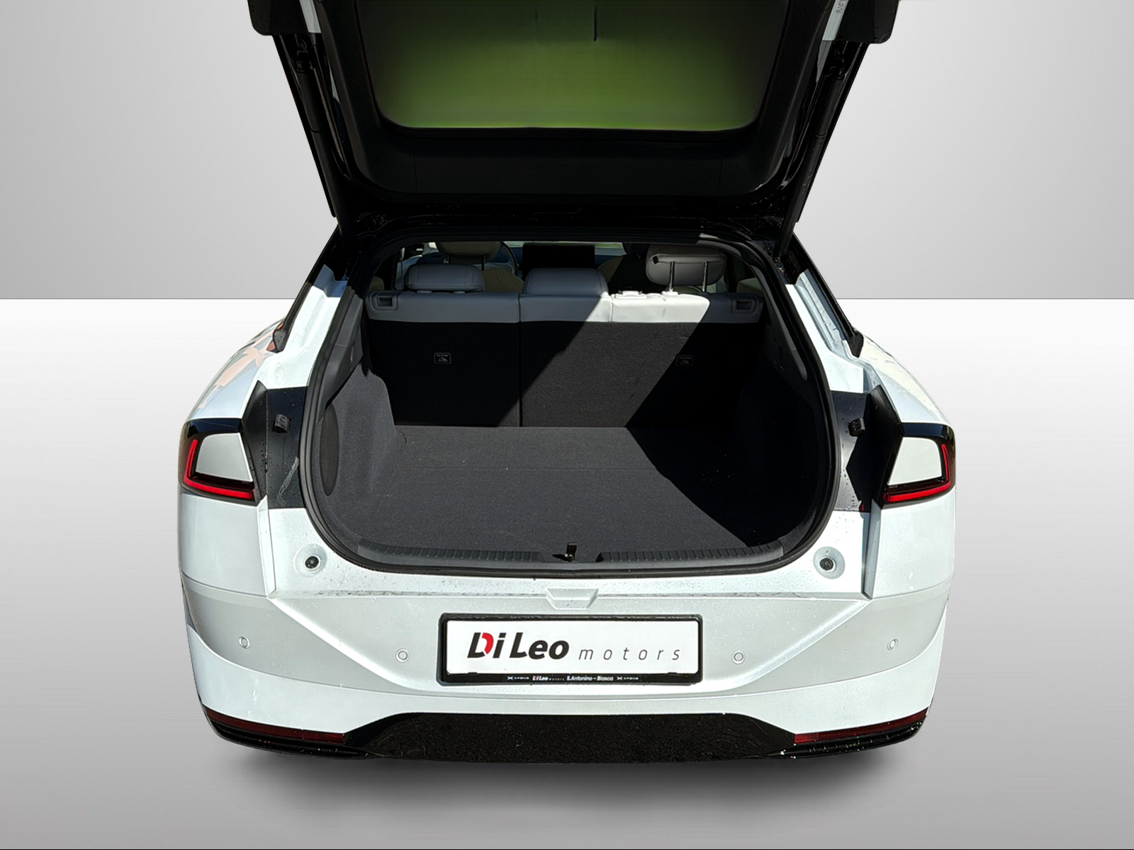 XPENG P7+ 75kWh Performance AWD-image-13